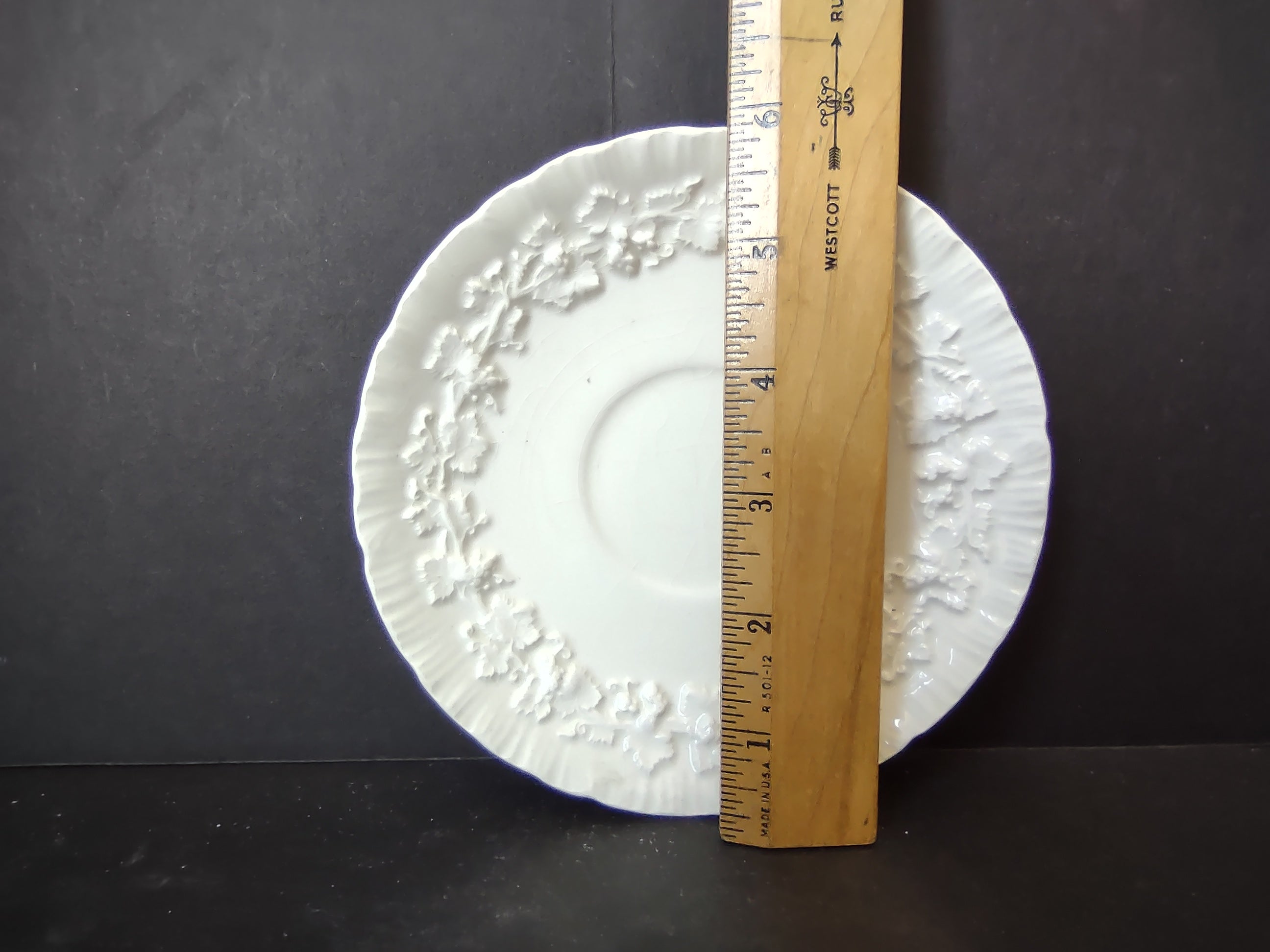 Vintage Wedgwood Etruria Arlas White Embossed Floral Saucer Crazing [6165]