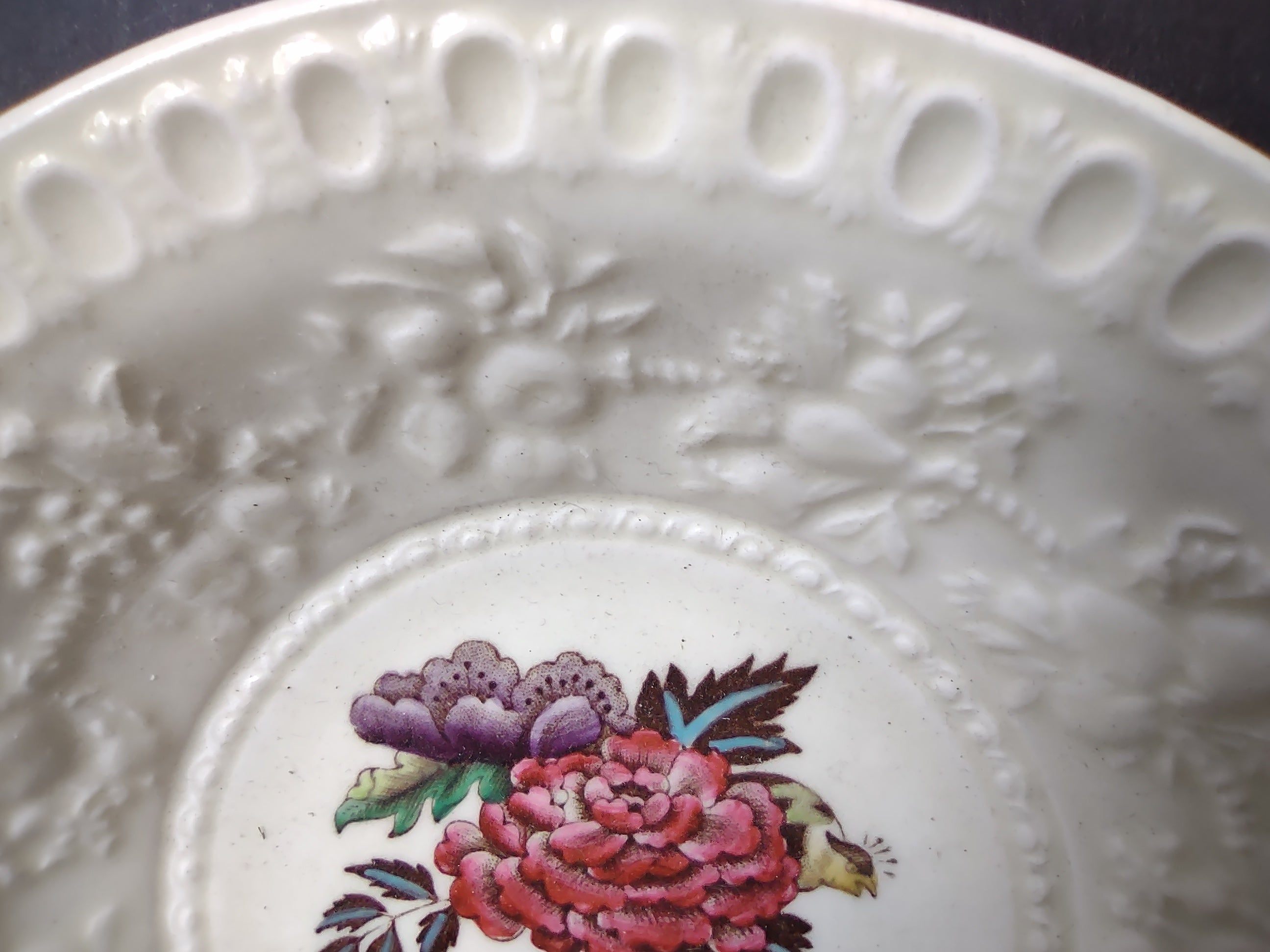 Vintage Wedgwood Bullfinch Wellesley Embossed Floral Small Bowl England [6164]
