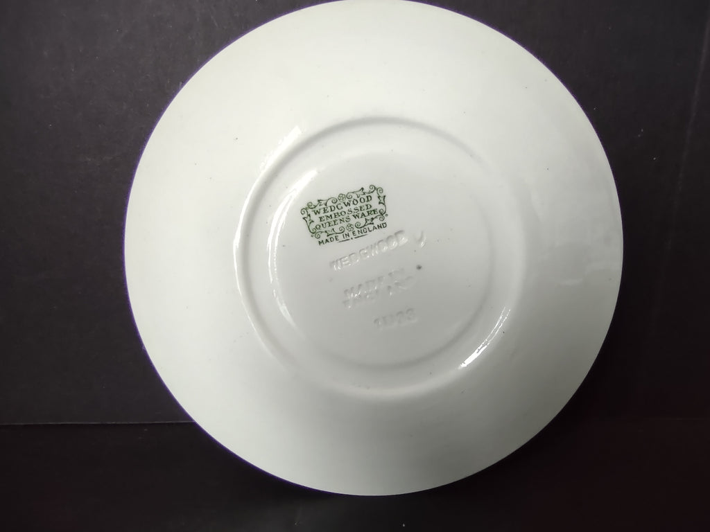 Vintage Wedgwood Bone China Versailles White Floral Demitasse Saucer [6155]