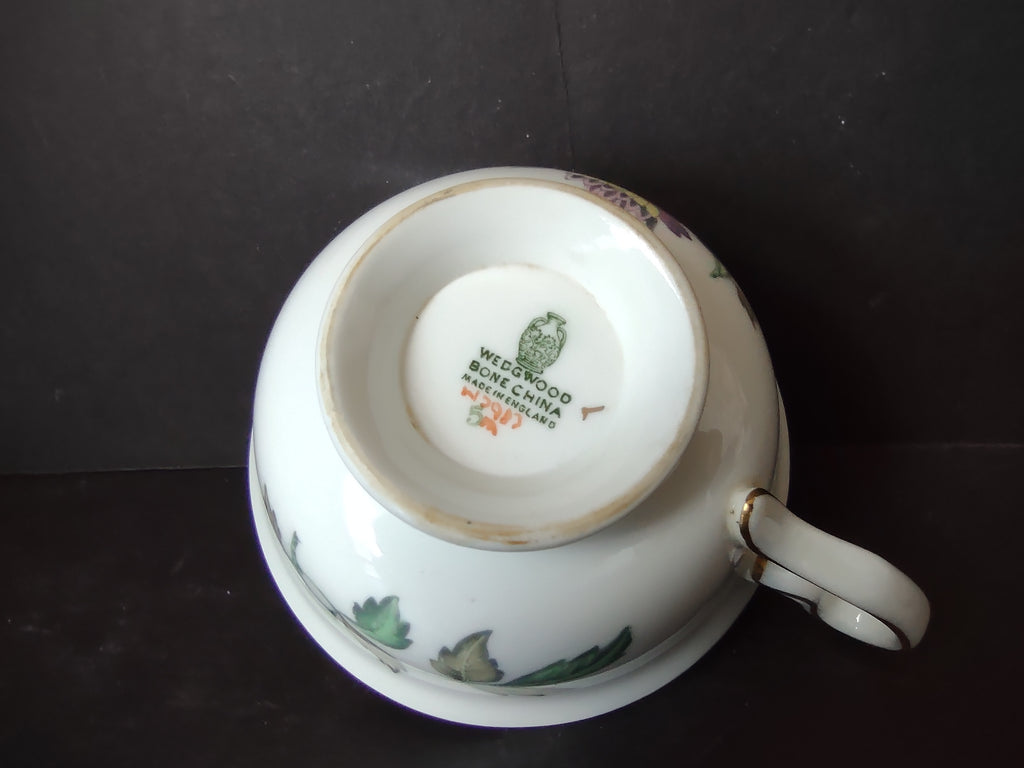 Vintage Wedgwood Bone China Avon Pattern Teacup Purple Floral Gold Trim [6151]