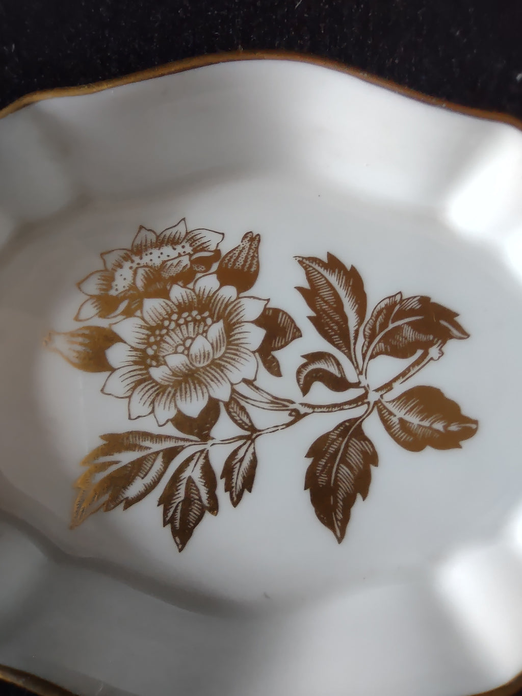Vintage Wedgwood Jewelry Dish Bone China Gold Tonquin England Pair [6134]