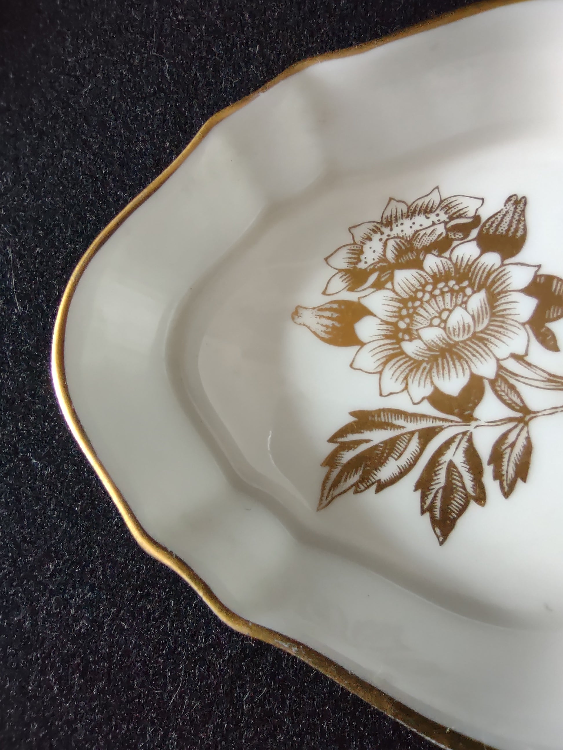 Vintage Wedgwood Jewelry Dish Bone China Gold Tonquin England Pair [6134]