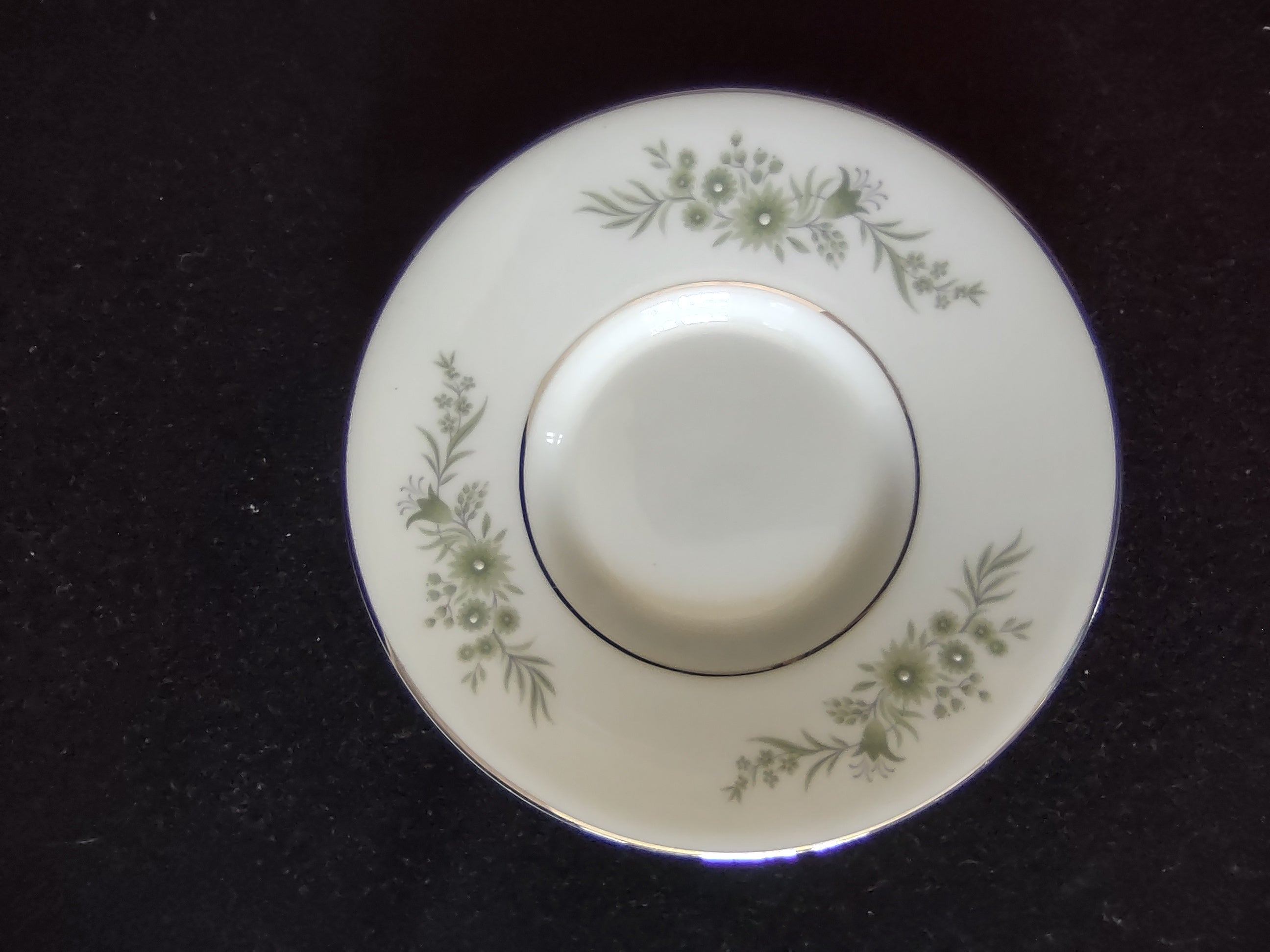 Vintage Wedgwood Westbury Saucer Bone China Floral England [6137]