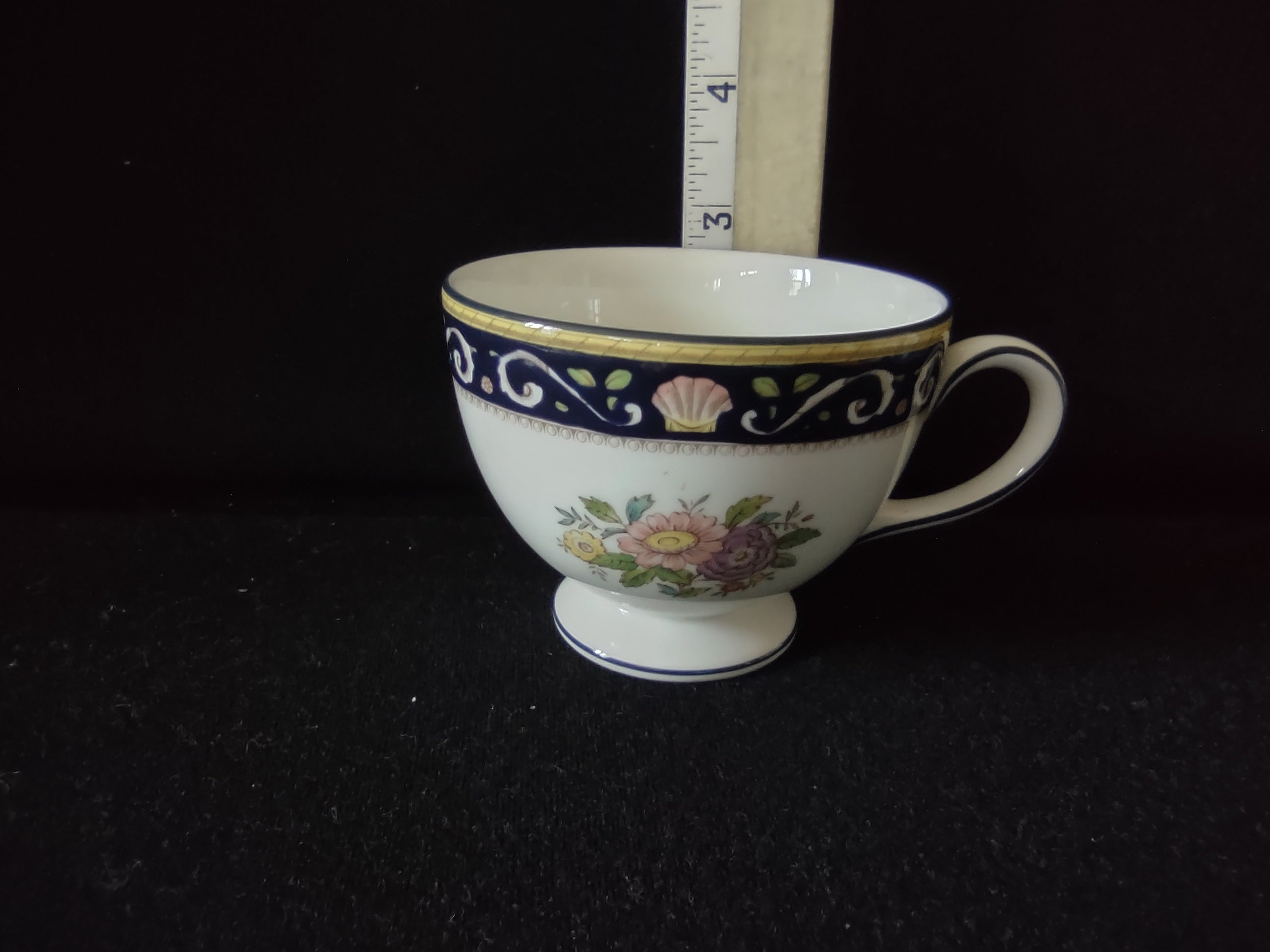 Vintage Wedgwood Teacup Bone China Cobalt Blue Shell Footed England [6142]
