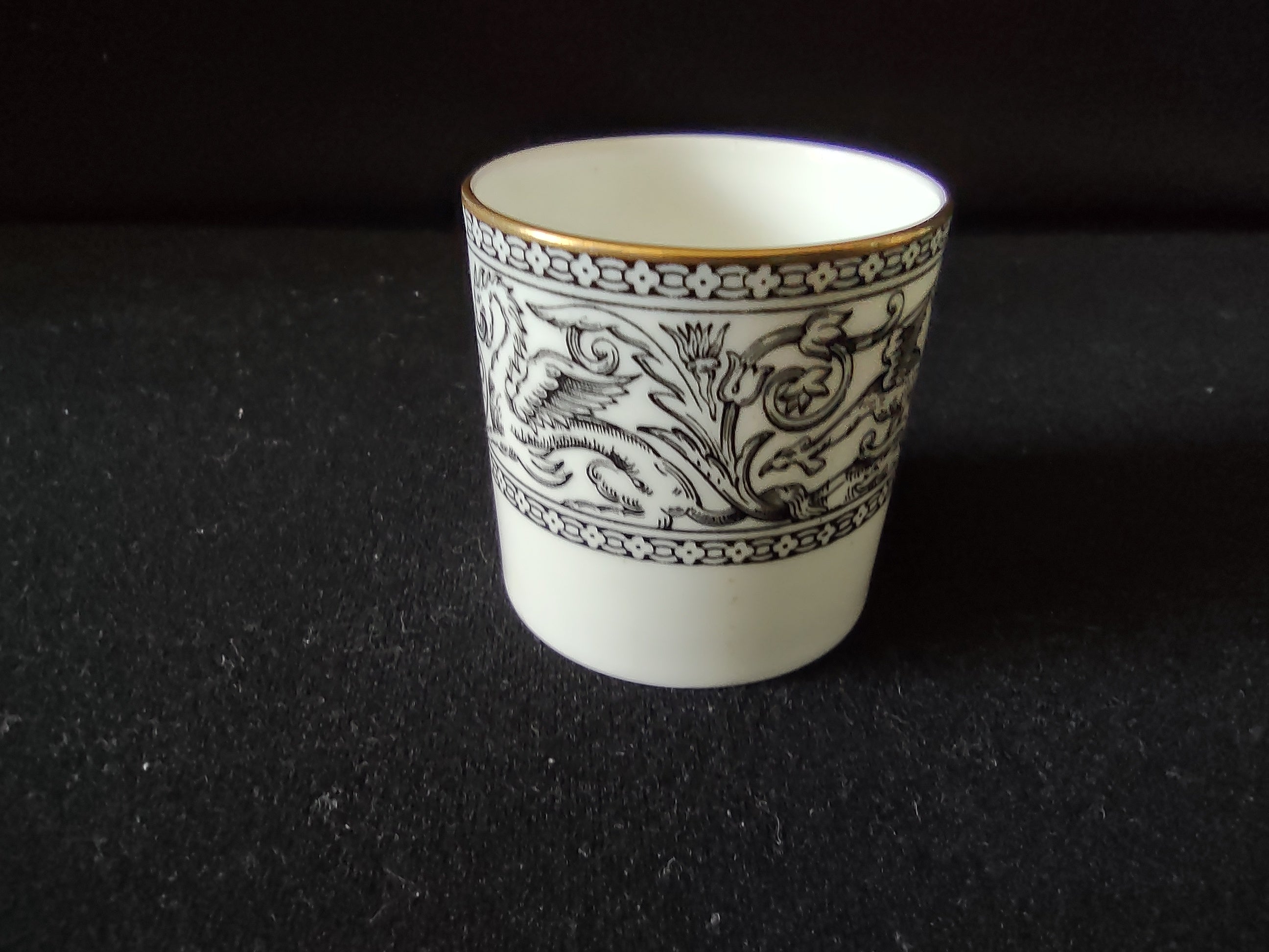 Vintage Wedgwood Florentine Coffee Cup Griffin Dragon Bone China England [6145]