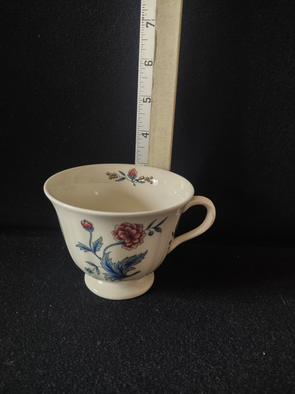 Vintage Wedgwood Williamsburg Potpourri Teacup Bone China Made England [6148]