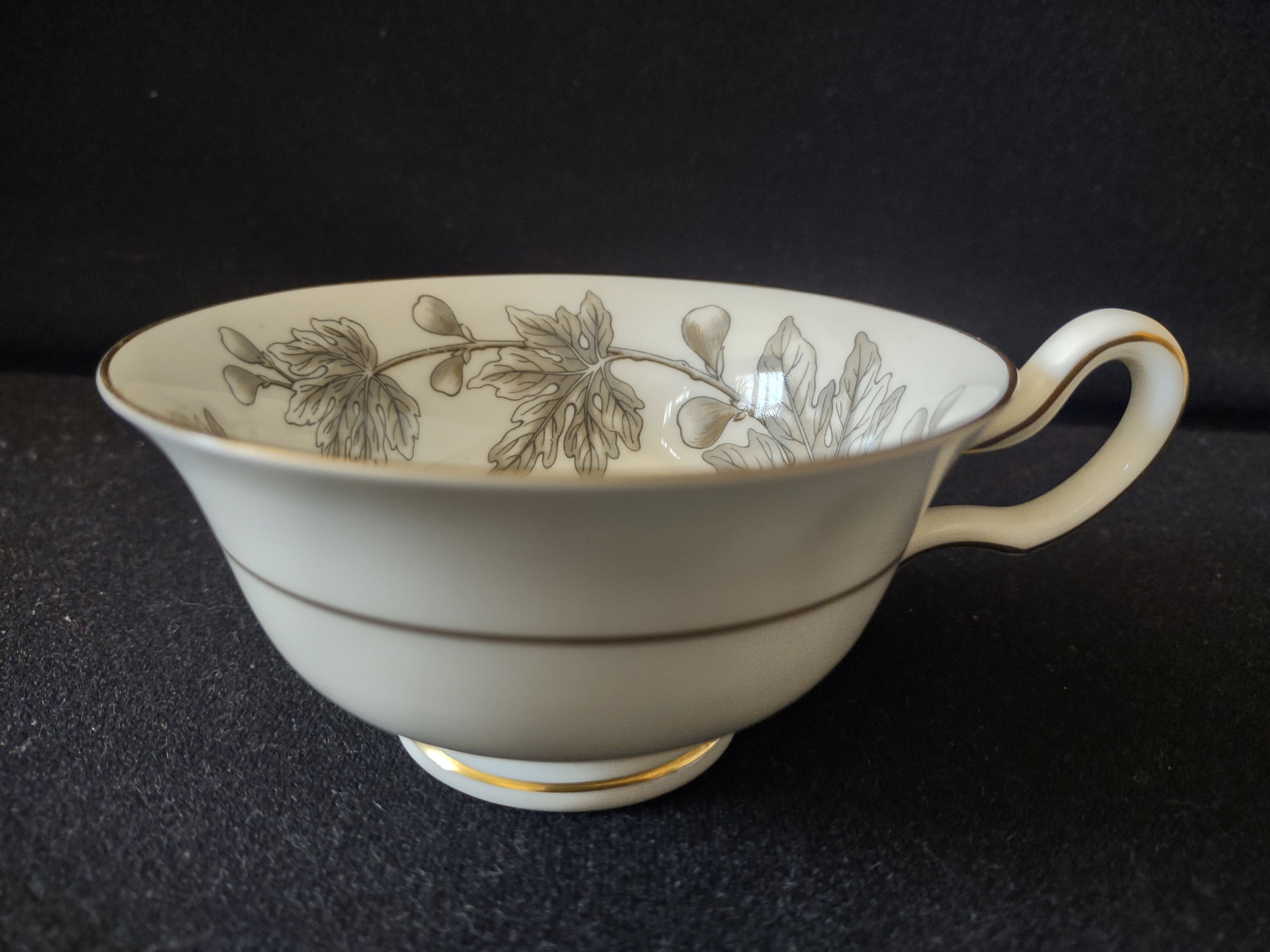 Vintage Wedgwood Ashford Cup Saucer Silver Leaf Bone China Pair England [6173]