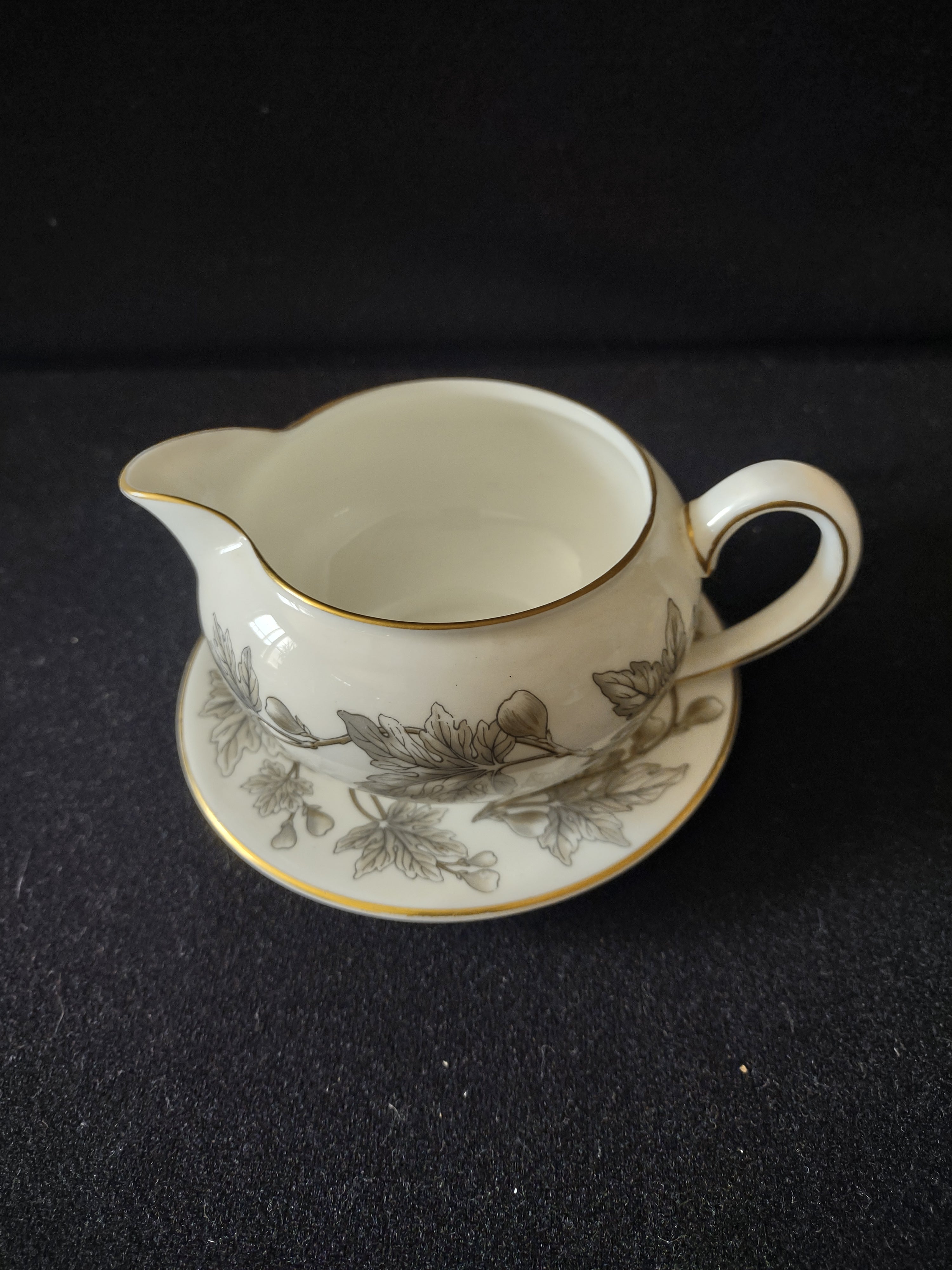 Vintage Wedgwood Ashford Bone China Creamer & Underplate Set England [6176]