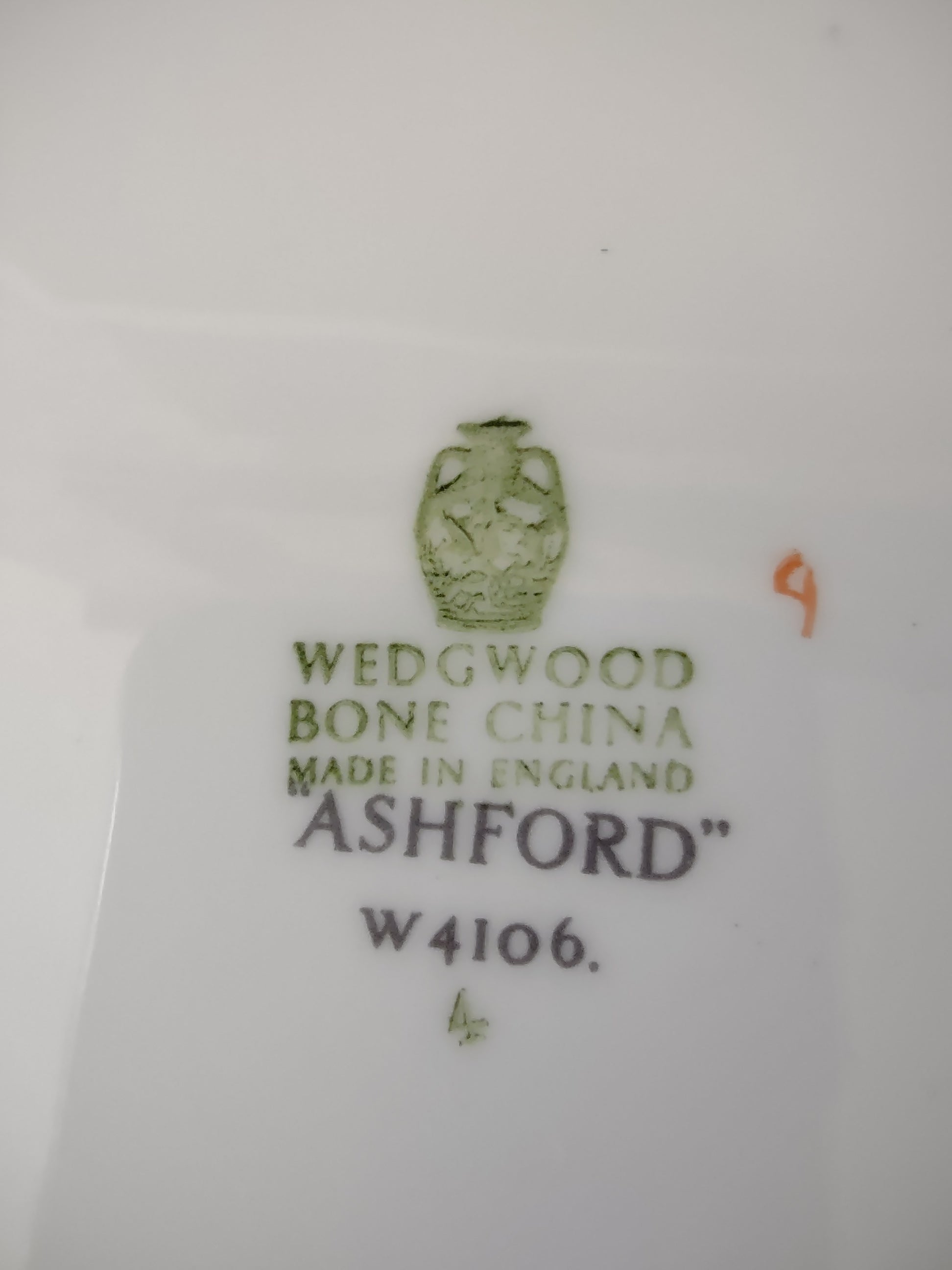 Vintage Wedgwood Ashford Bone China Dinner Plates England Pair [6179]