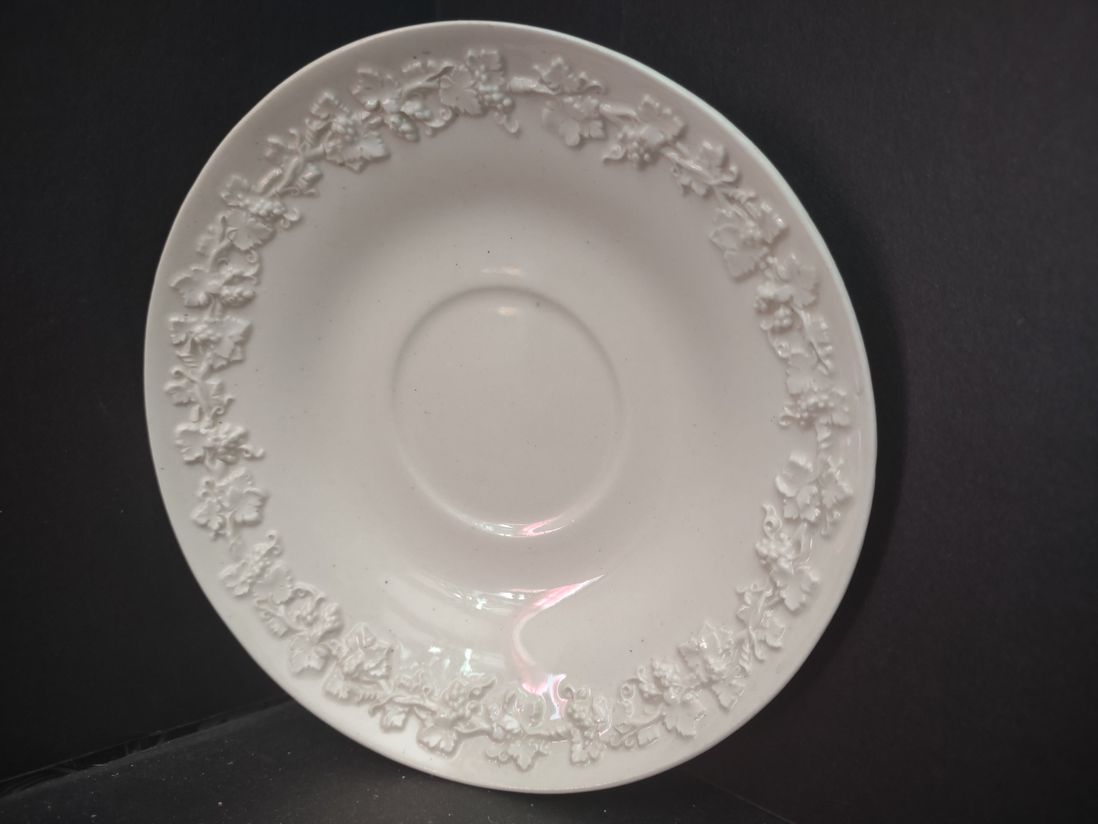 Vintage Wedgwood Embossed Queensware Grape Leaf Saucer White 6" [6154]