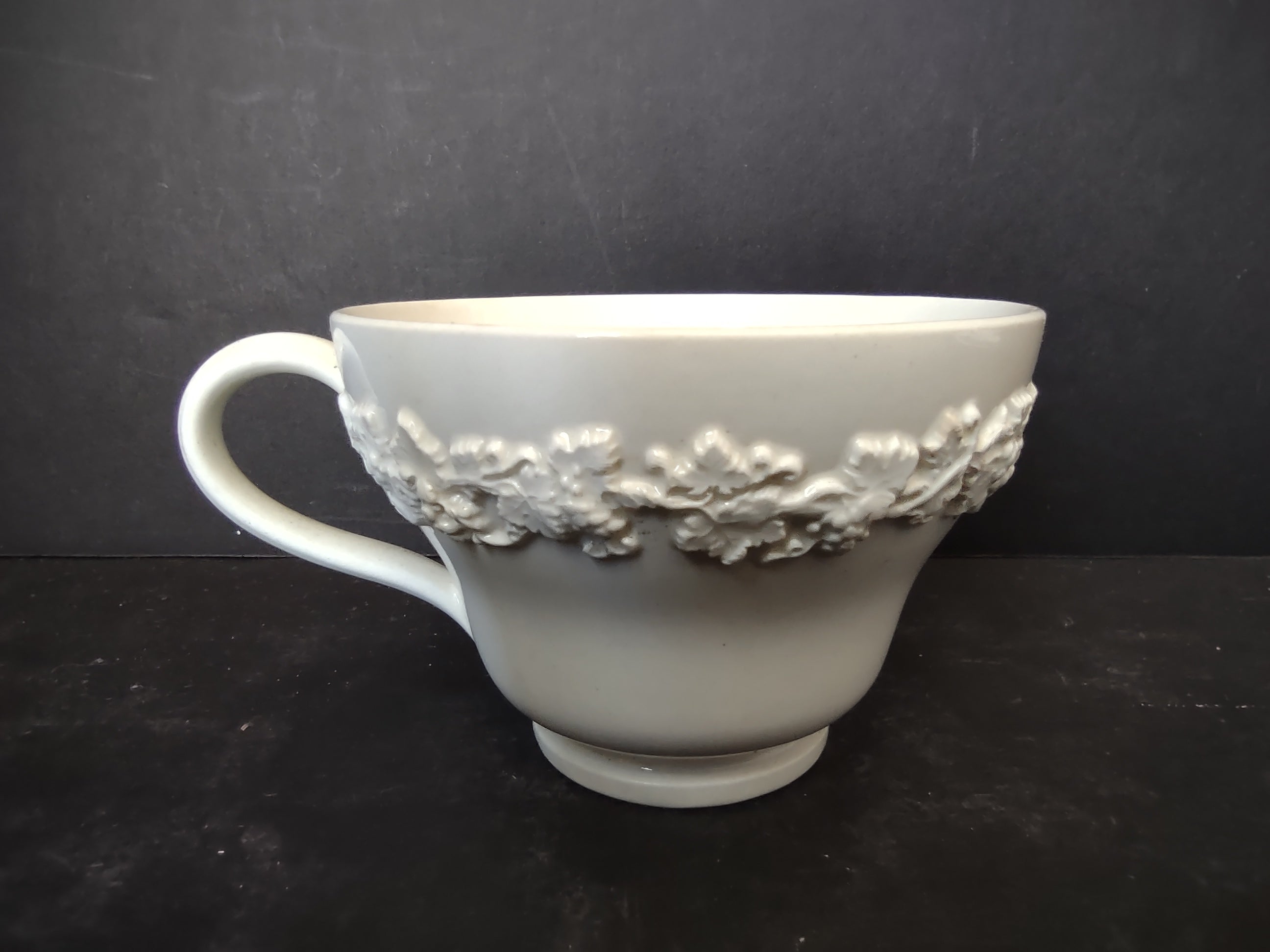 Vintage Wedgwood Queen's Plain Embossed Cream Ware Teacup Etruria England [6182]