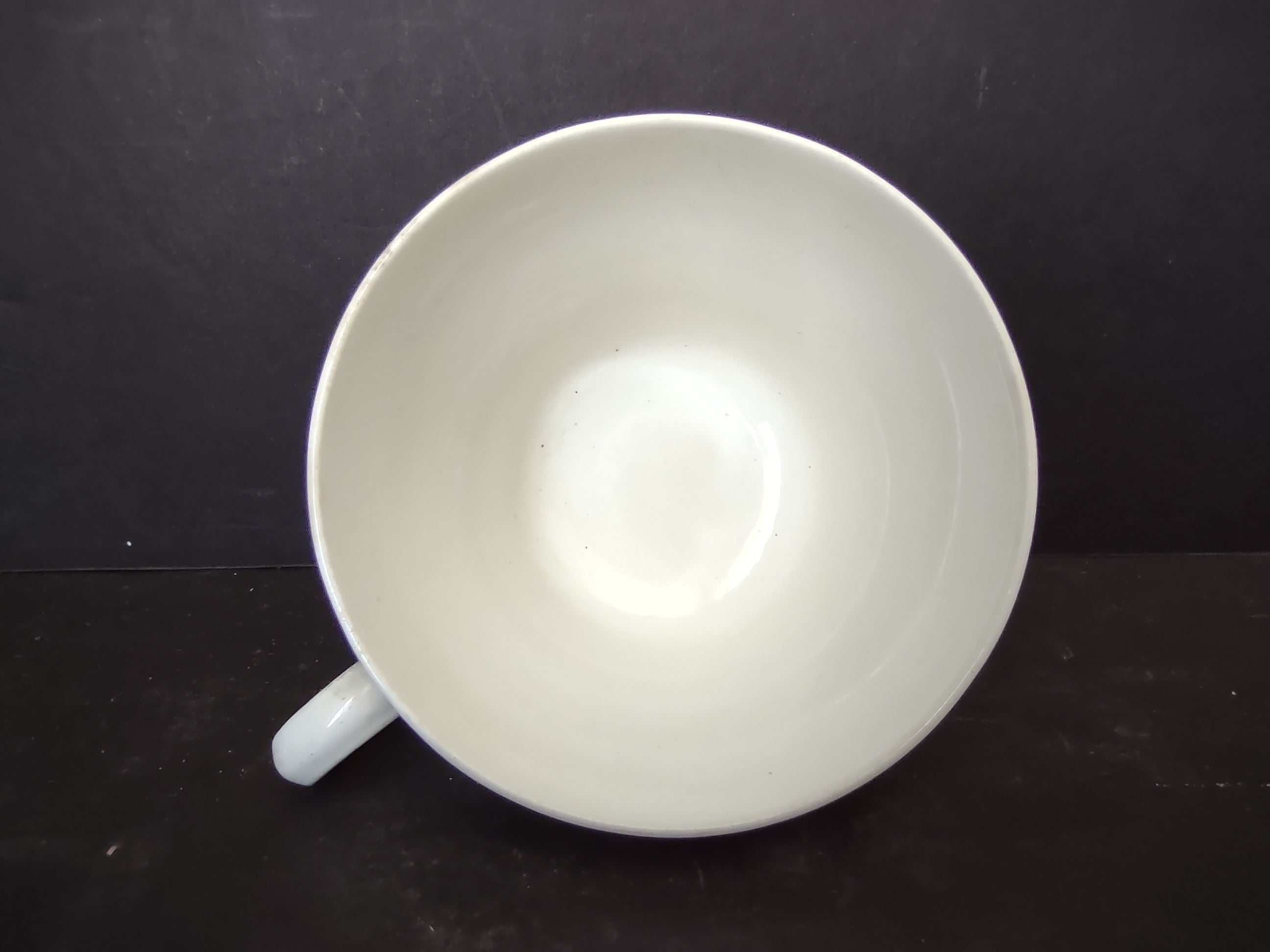 Vintage Wedgwood Queen's Plain Embossed Cream Ware Teacup Etruria England [6182]
