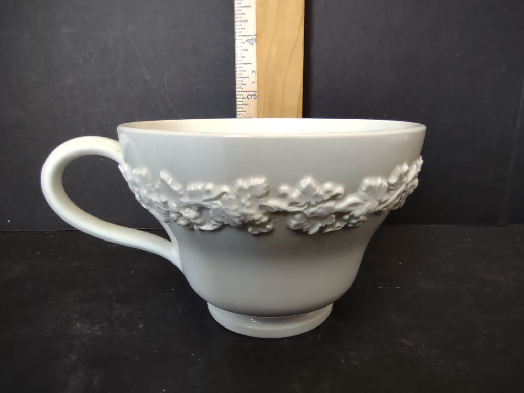 Vintage Wedgwood Queen's Plain Embossed Cream Ware Teacup Etruria England [6182]