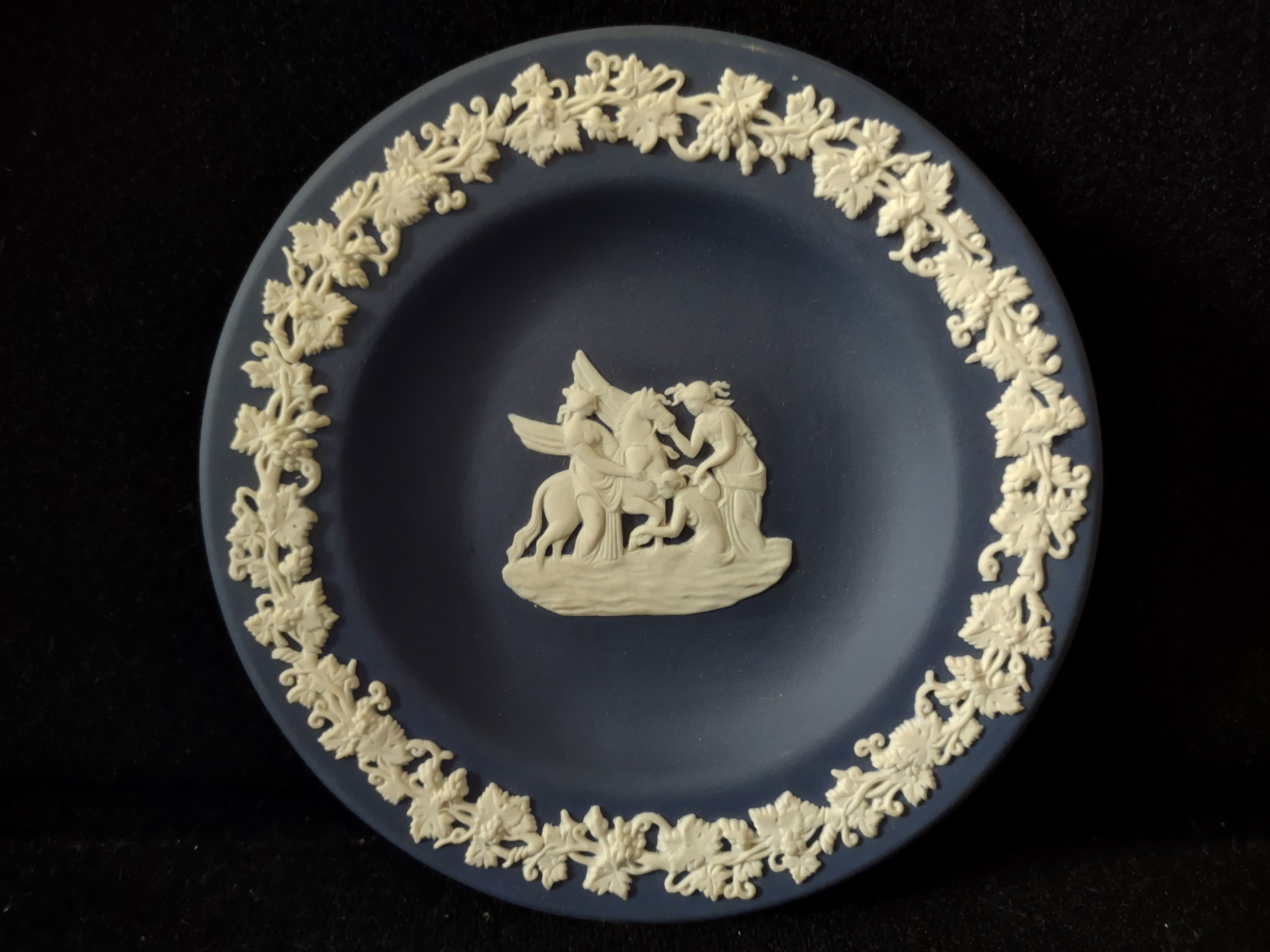 Vintage Wedgwood Dark Blue Jasperware Pegasus Mythological Mini Plate [6190]