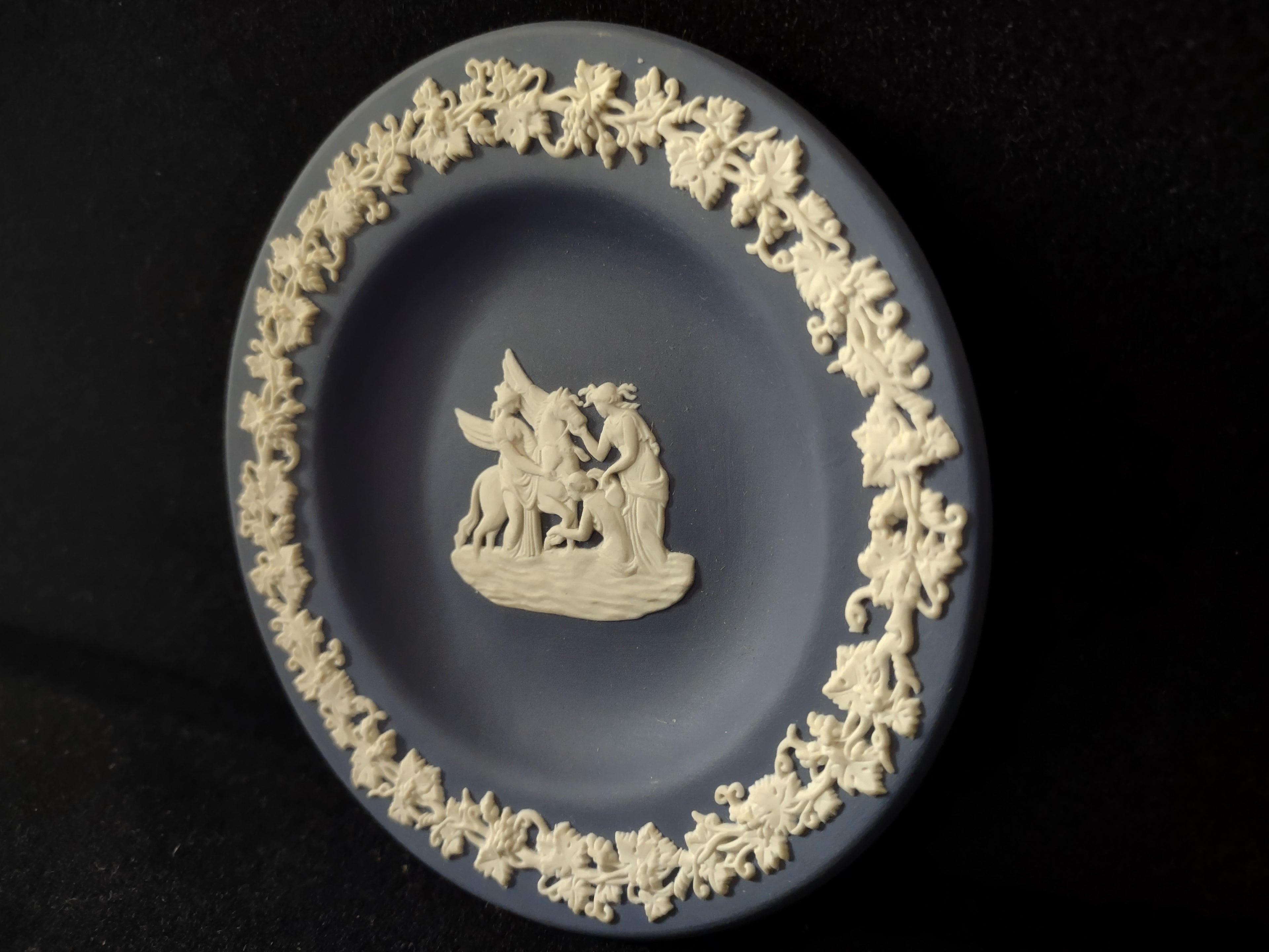 Vintage Wedgwood Dark Blue Jasperware Pegasus Mythological Mini Plate [6190]