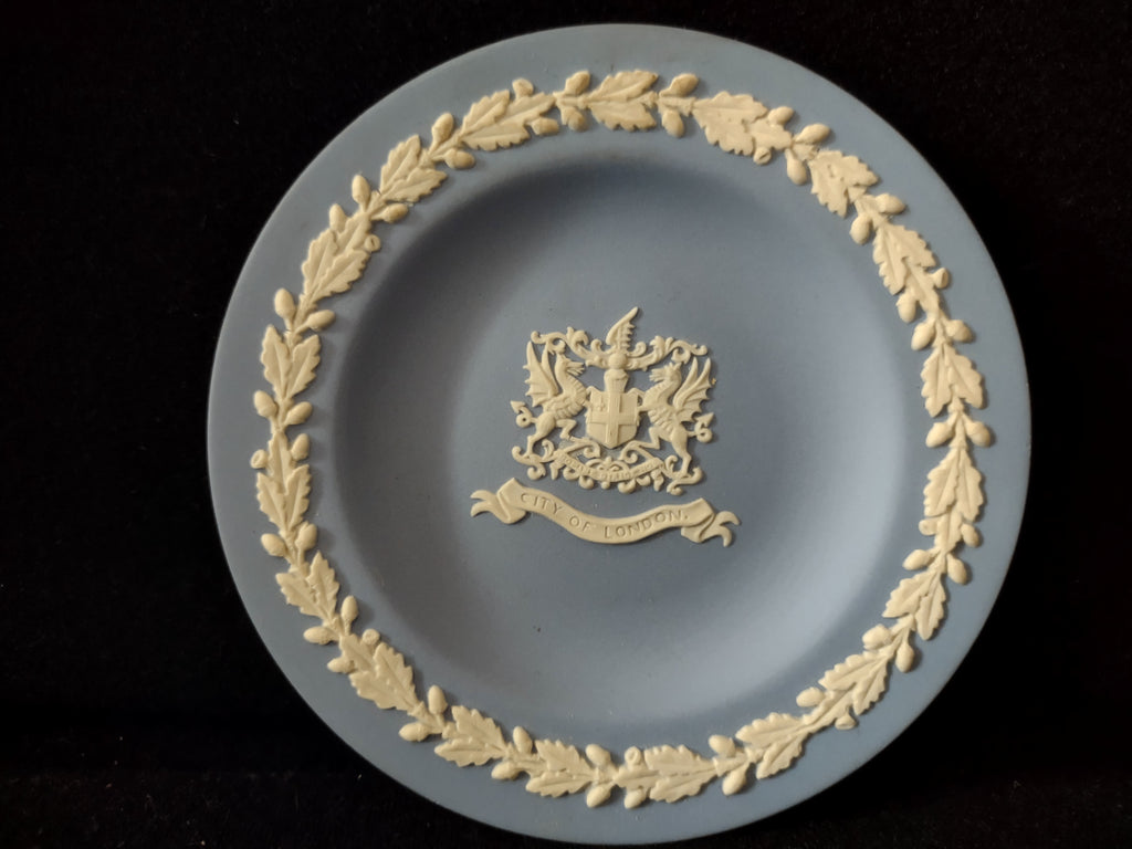 Vintage Wedgwood Blue Jasperware City of London Coat of Arms Plate Oak Leaf [6192]