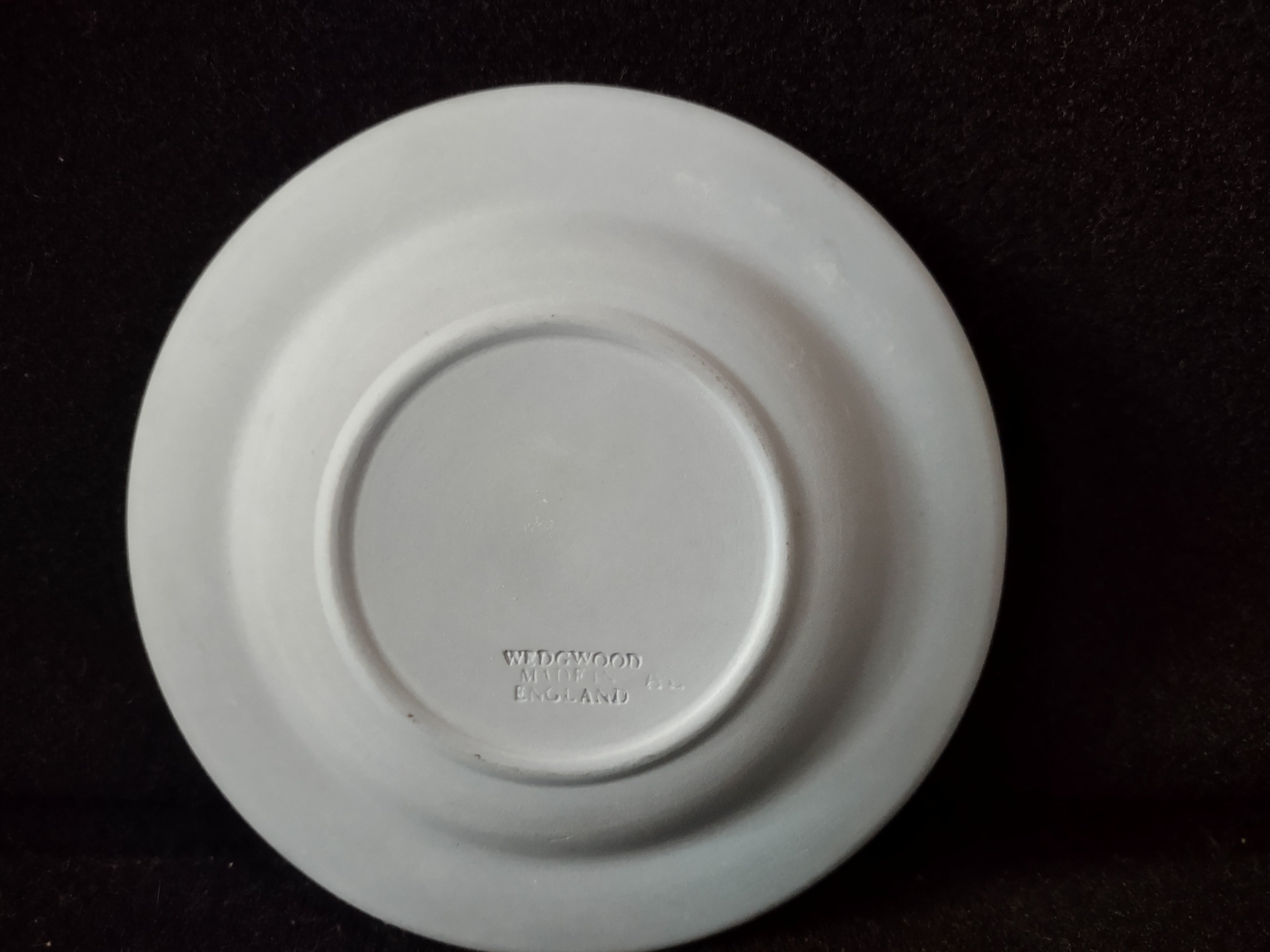 Vintage Wedgwood Blue Jasperware City of London Coat of Arms Plate Oak Leaf [6192]