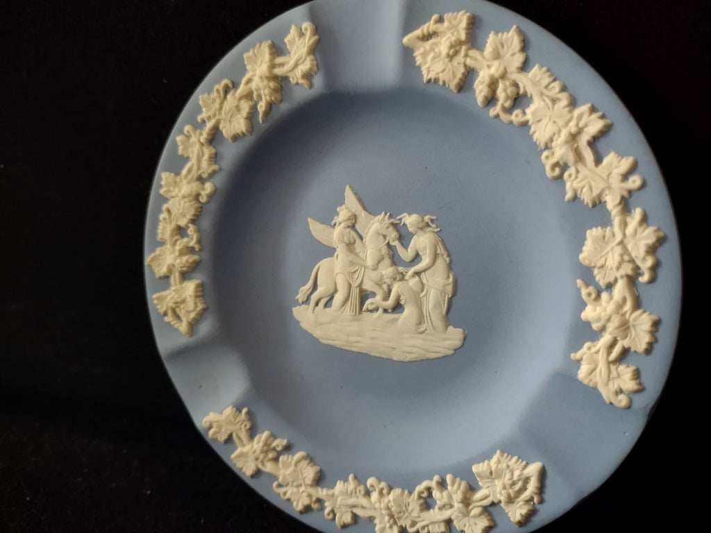 Vintage Wedgwood Blue Jasperware Pegasus Classical Scene Ashtray Grapevine [6193]
