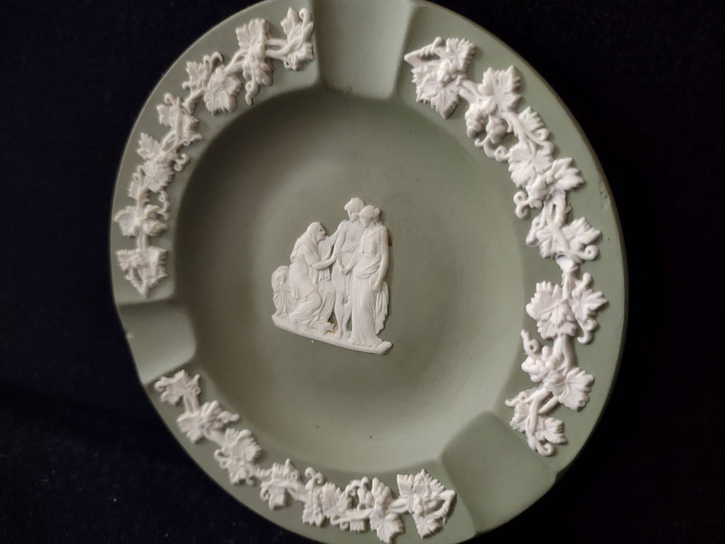 Vintage Wedgwood Sage Green Jasperware Classical Figures Ashtray Grapevine [6194]
