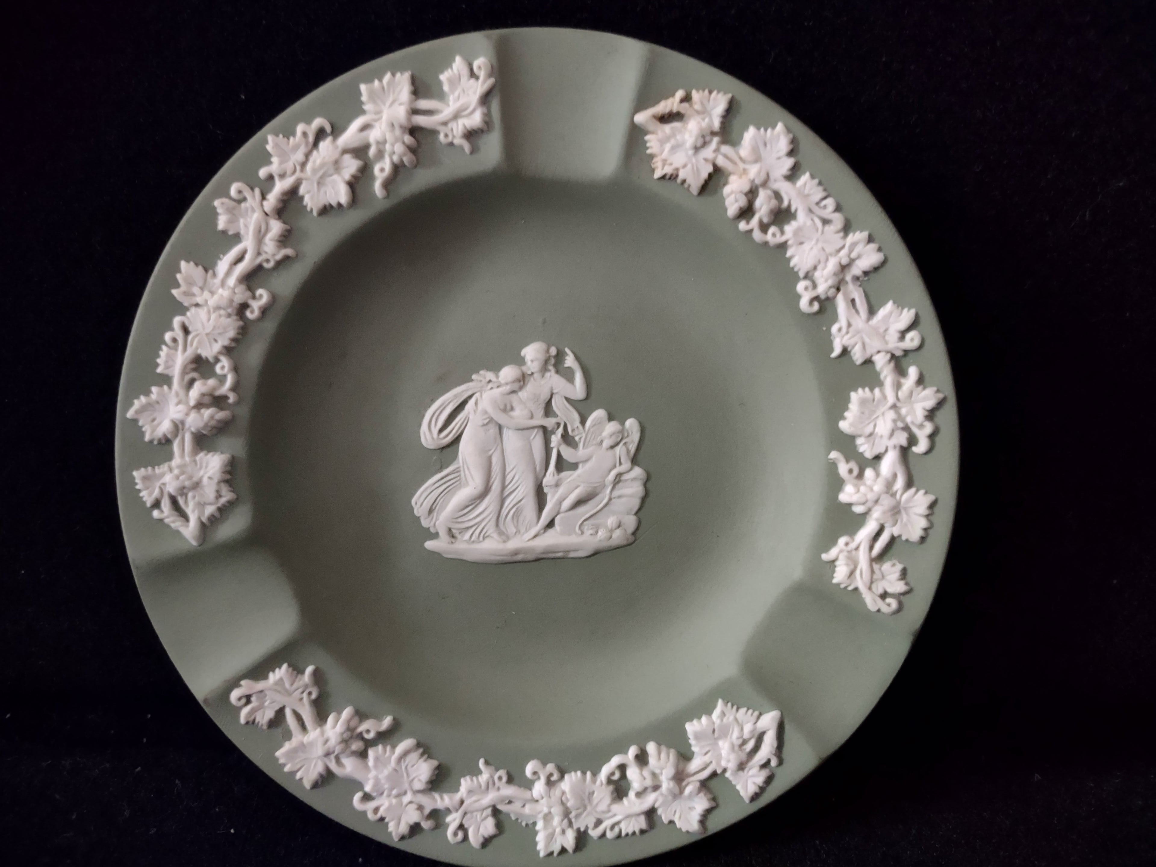Vintage Wedgwood Jasperware Sage Green Ashtray Classical Figures England [6196]