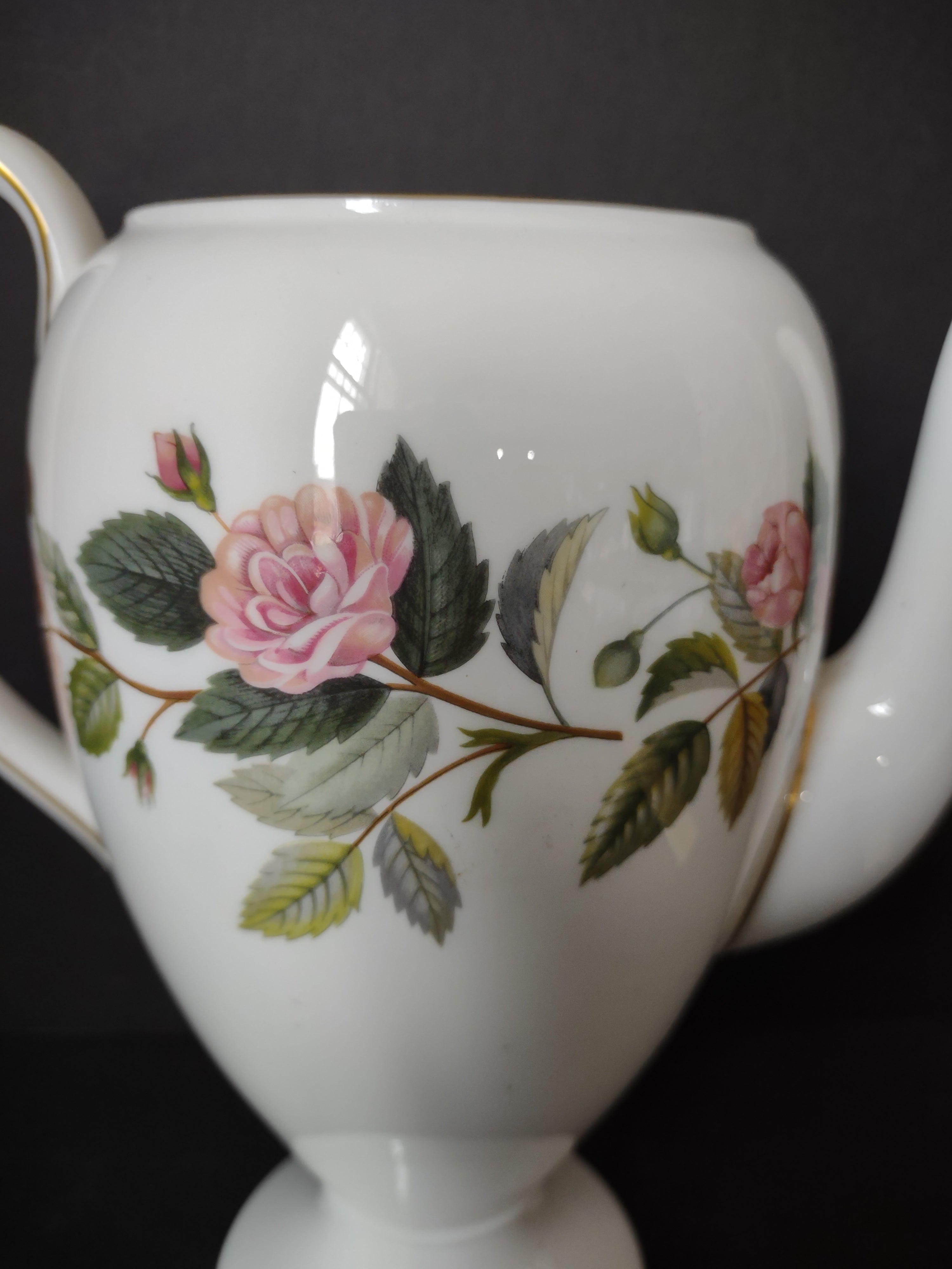 Vintage Wedgwood Hathaway Rose Coffee Pot No Lid Footed England [6215]