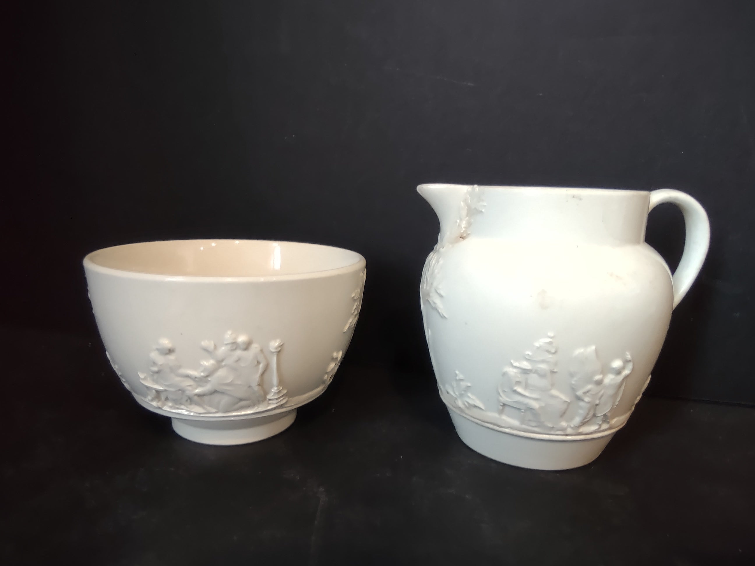 Vintage Wedgwood Embossed Queen's Ware Creamer Sugar Bowl Set England [6220]