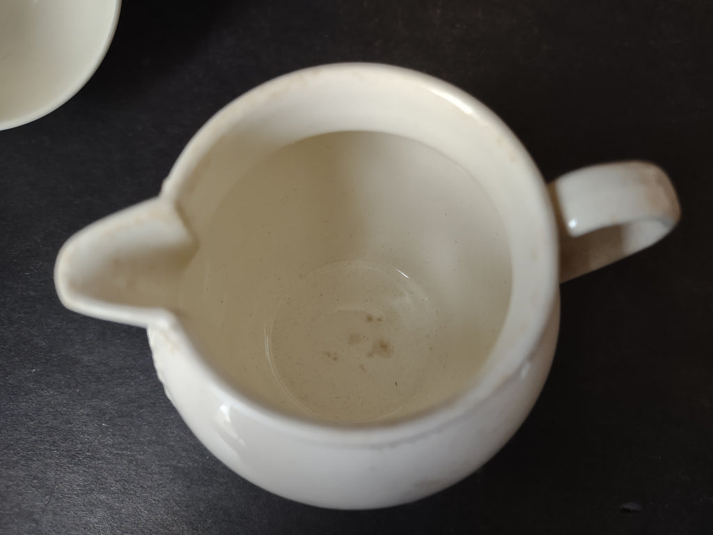 Vintage Wedgwood Embossed Queen's Ware Creamer Sugar Bowl Set England [6220]