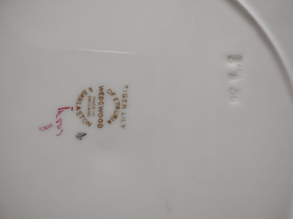 Vintage Wedgwood Tiger Lily Dinner Plate Mint Green Rim England [6240]
