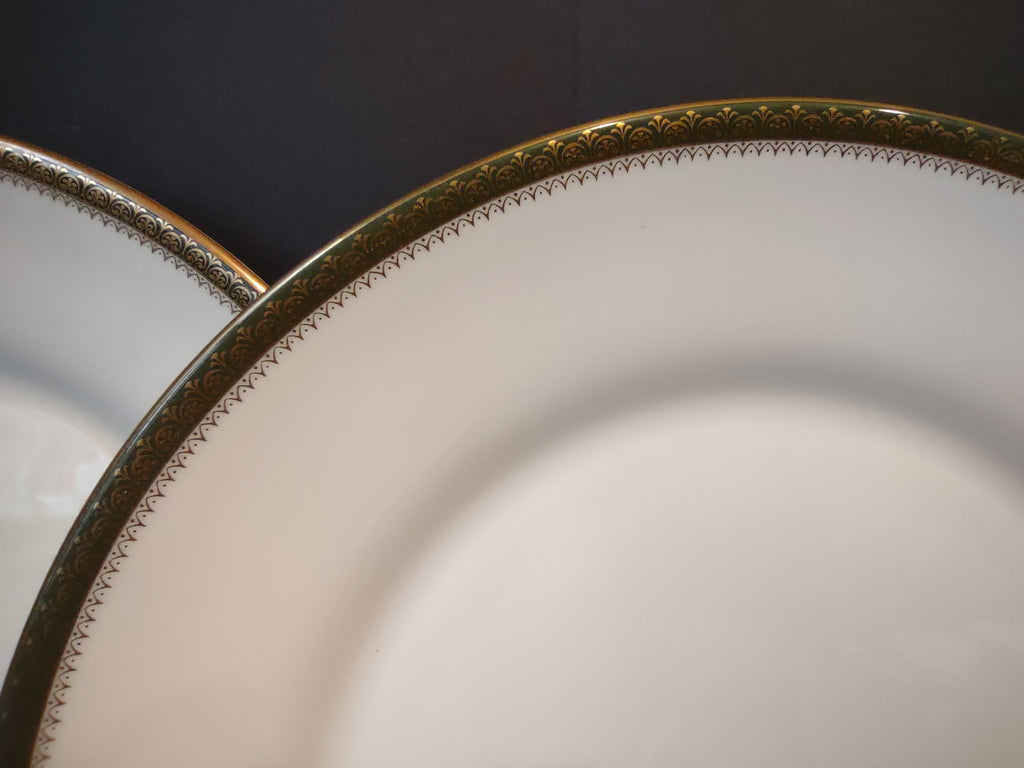 Vintage Wedgwood Chester Dinner Plates Pair Gold Border 10" [6241]