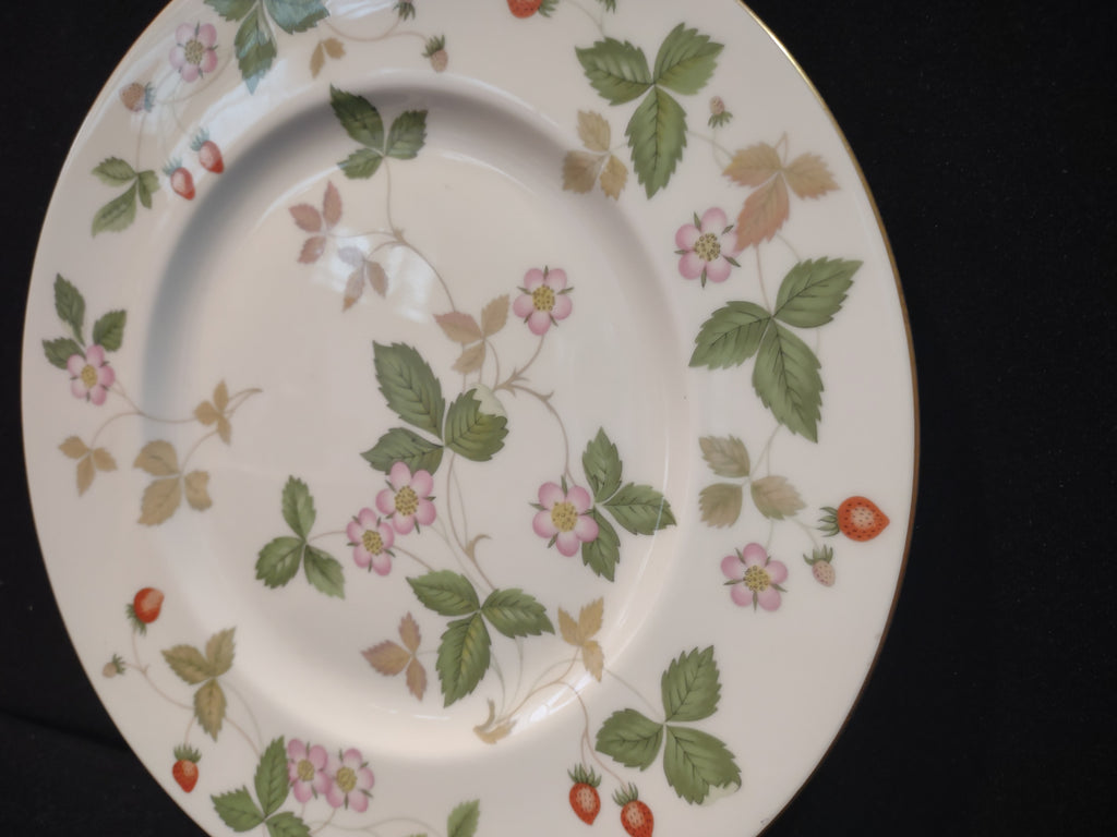 Vintage Wedgwood Wild Strawberry Bone China Dinner Plate England [6242]