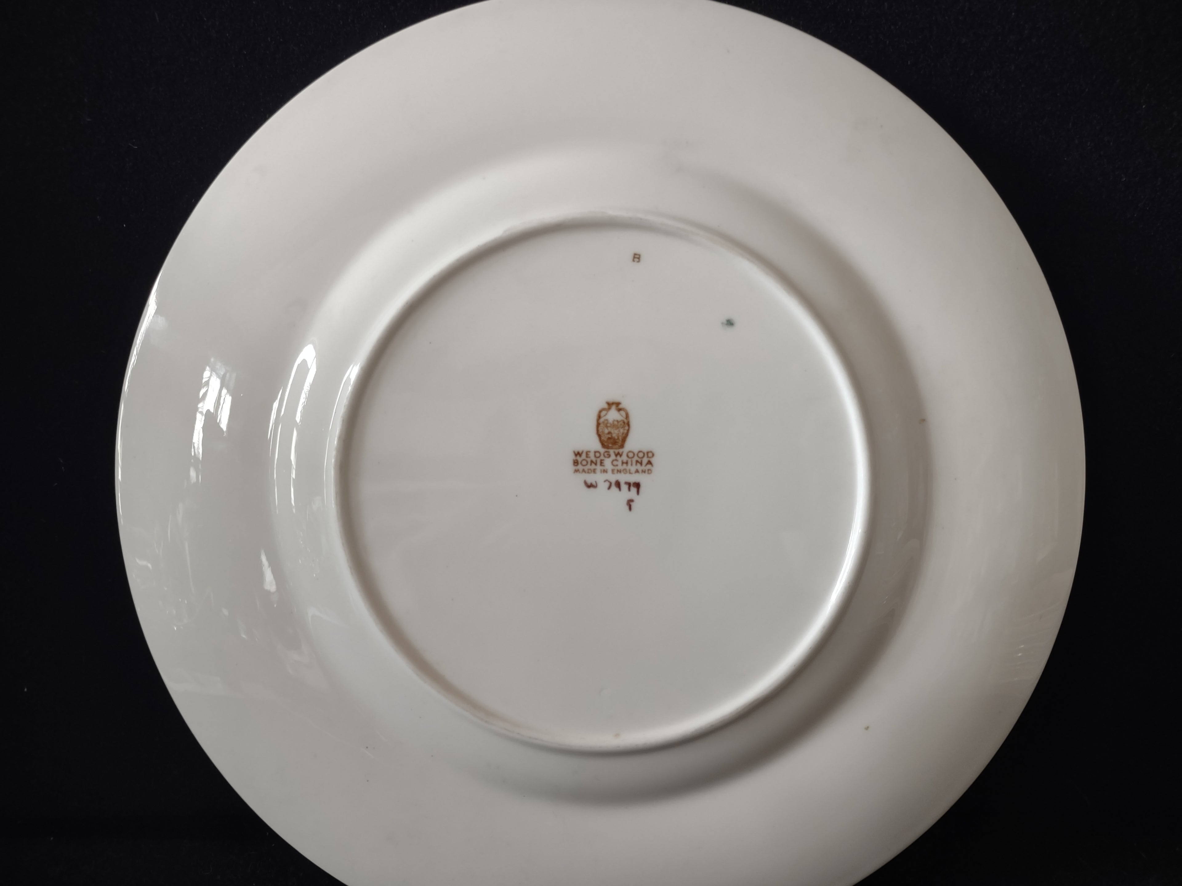 Vintage Wedgwood Bone China Blue Gold Ivy W2979 10" Dinner Plate [6249]