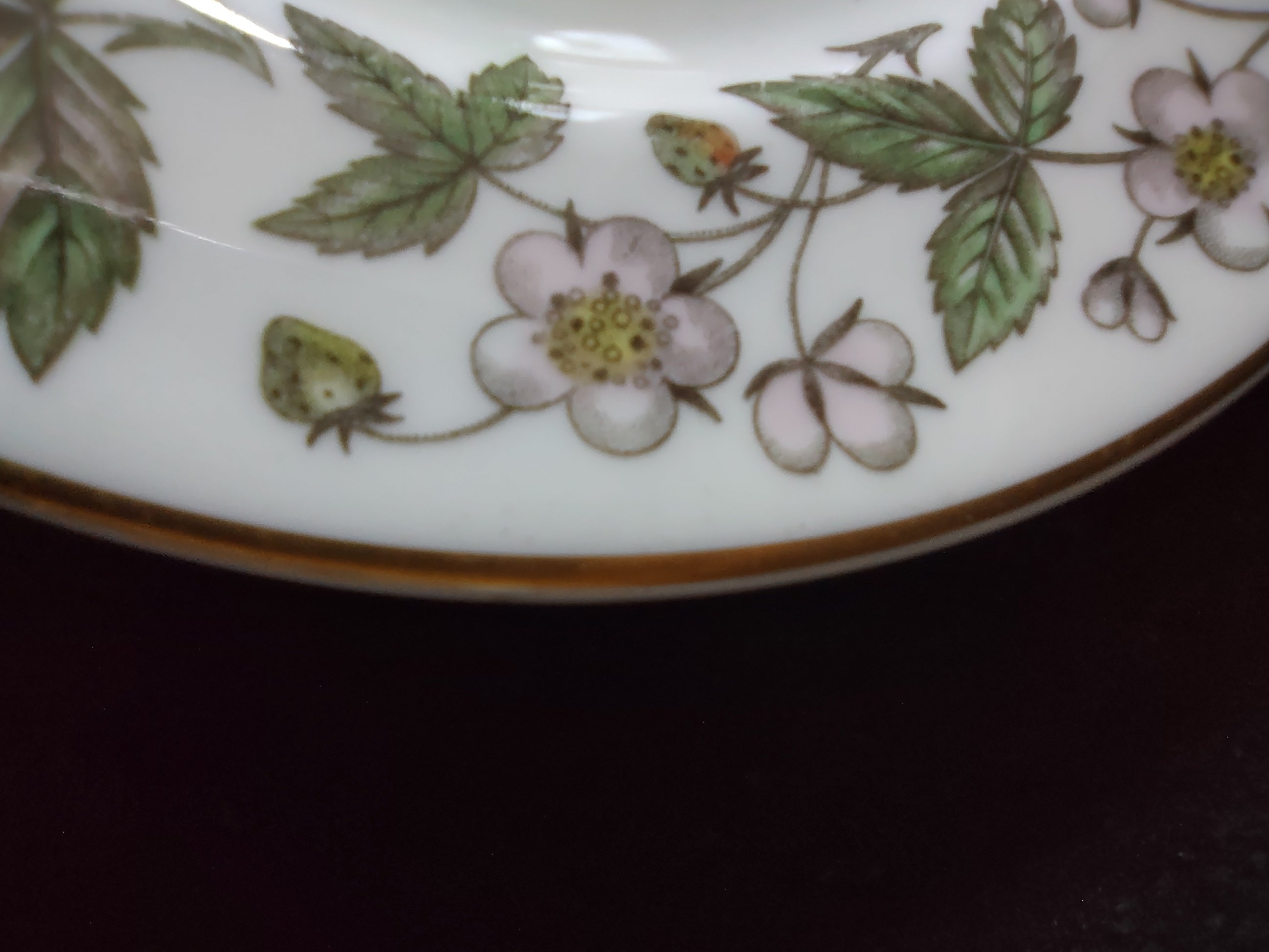 Vintage Wedgwood Wild Strawberry Bread Butter Plate Bone China England [6258]