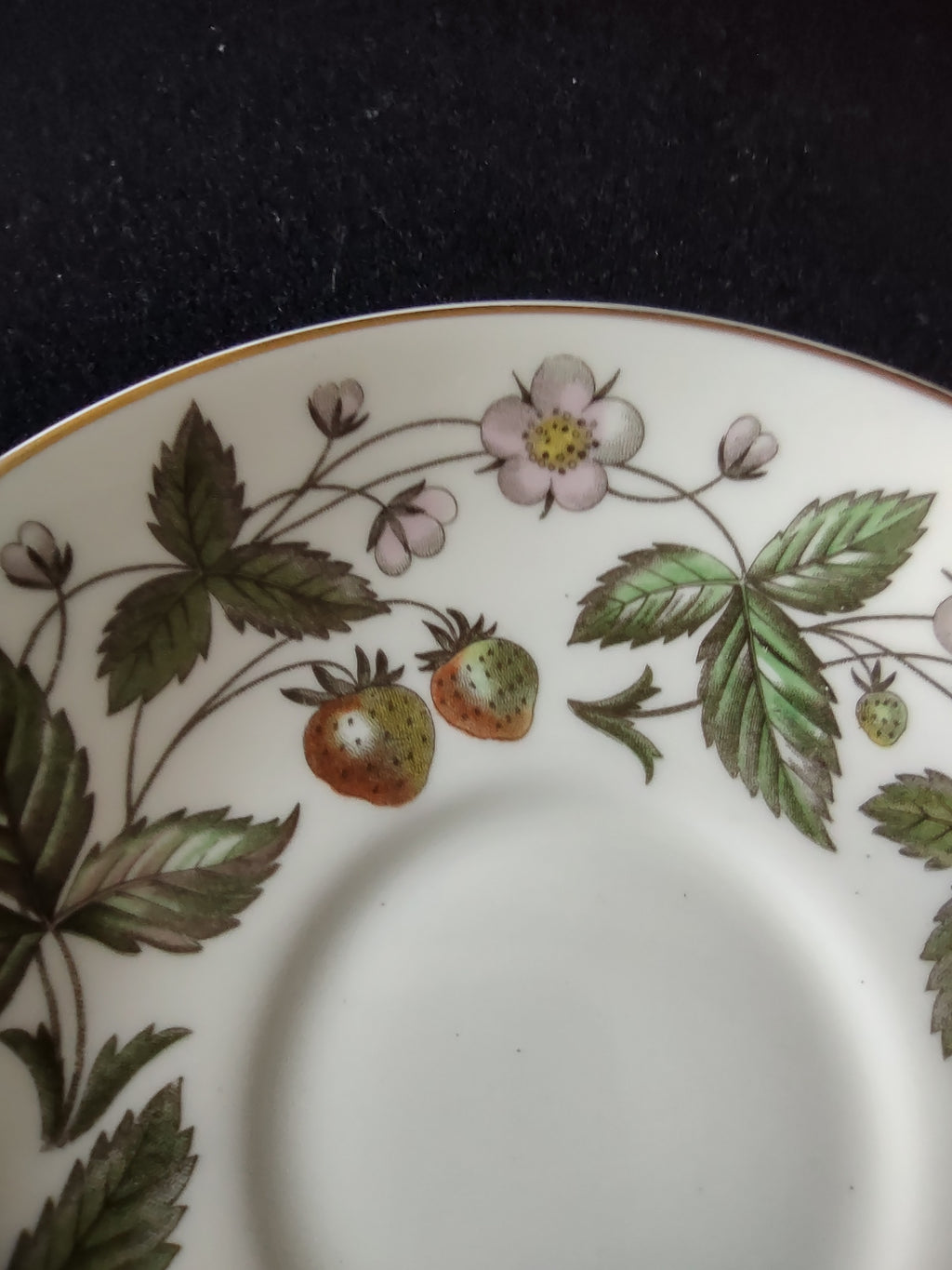 Vintage Wedgwood Strawberry Hill Saucer Bone China England [6259]