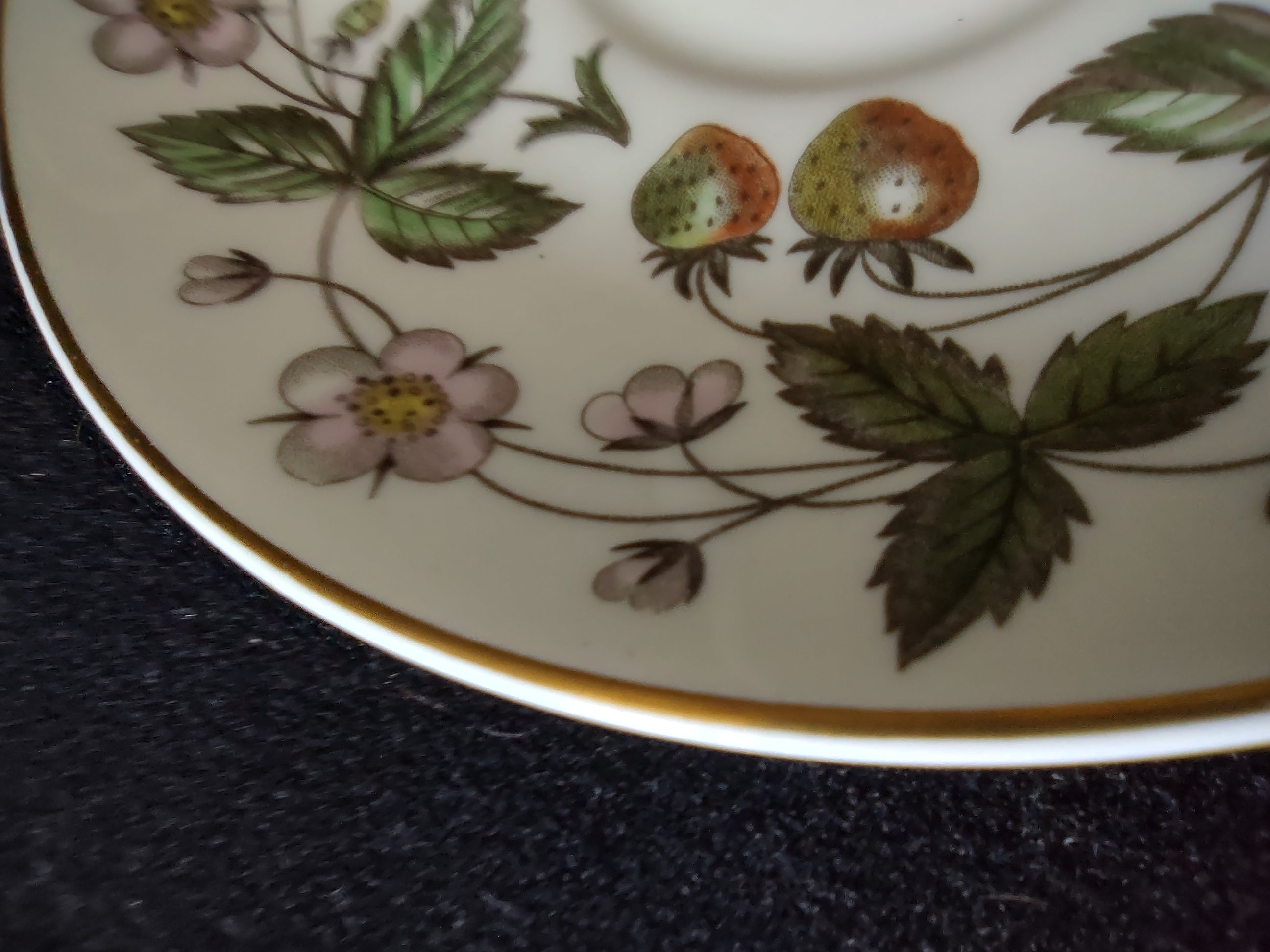 Vintage Wedgwood Strawberry Hill Saucer Bone China England [6259]