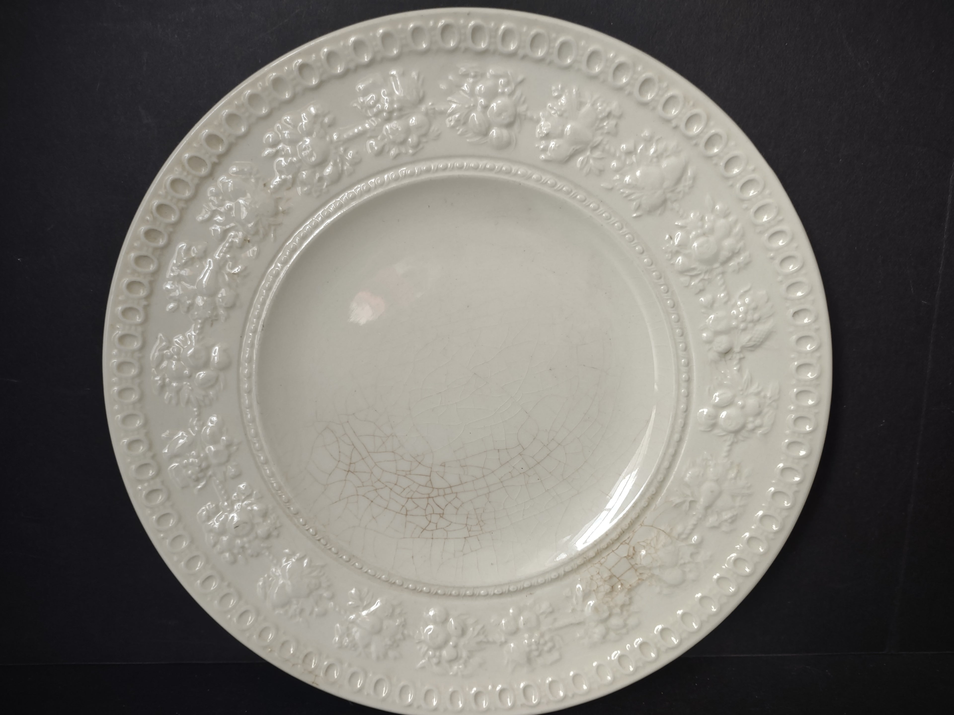Vintage Wedgwood Wellesley Cream CRAZING Lunch Plate England [6308]