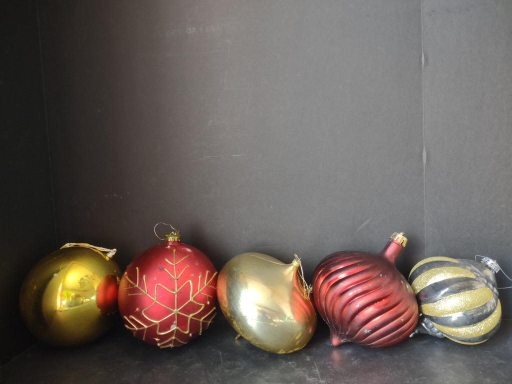 Vintage Plastic Christmas Ornaments Red Gold Set of 5 Holiday [4834]