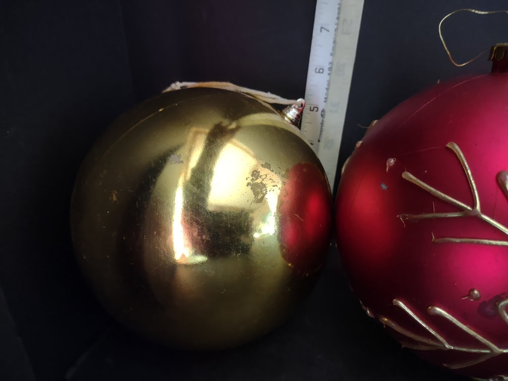 Vintage Plastic Christmas Ornaments Red Gold Set of 5 Holiday [4834]