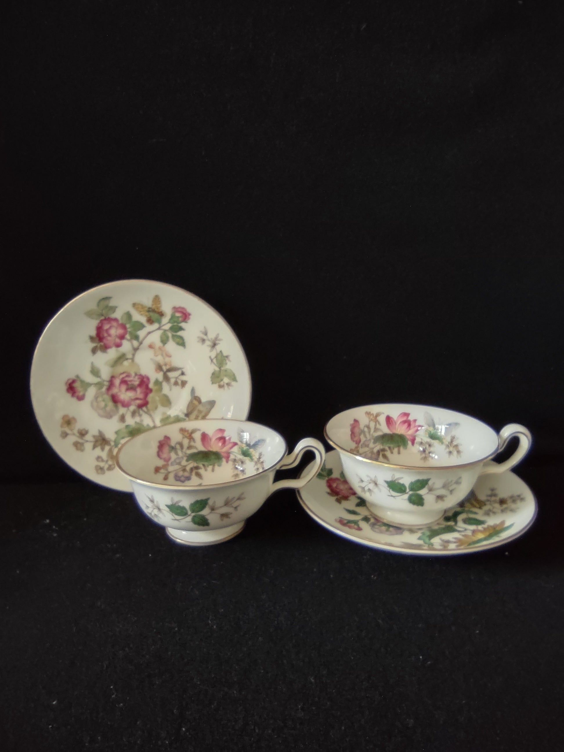Vintage Wedgwood Charnwood Teacup Saucer Bone China England Pair [6288]