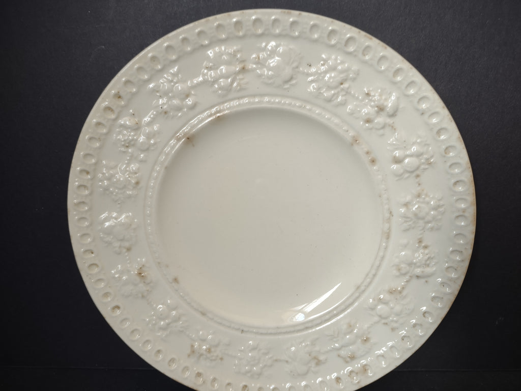 Vintage Wedgwood Wellesley Cream Embossed Plate Made in England [6311]