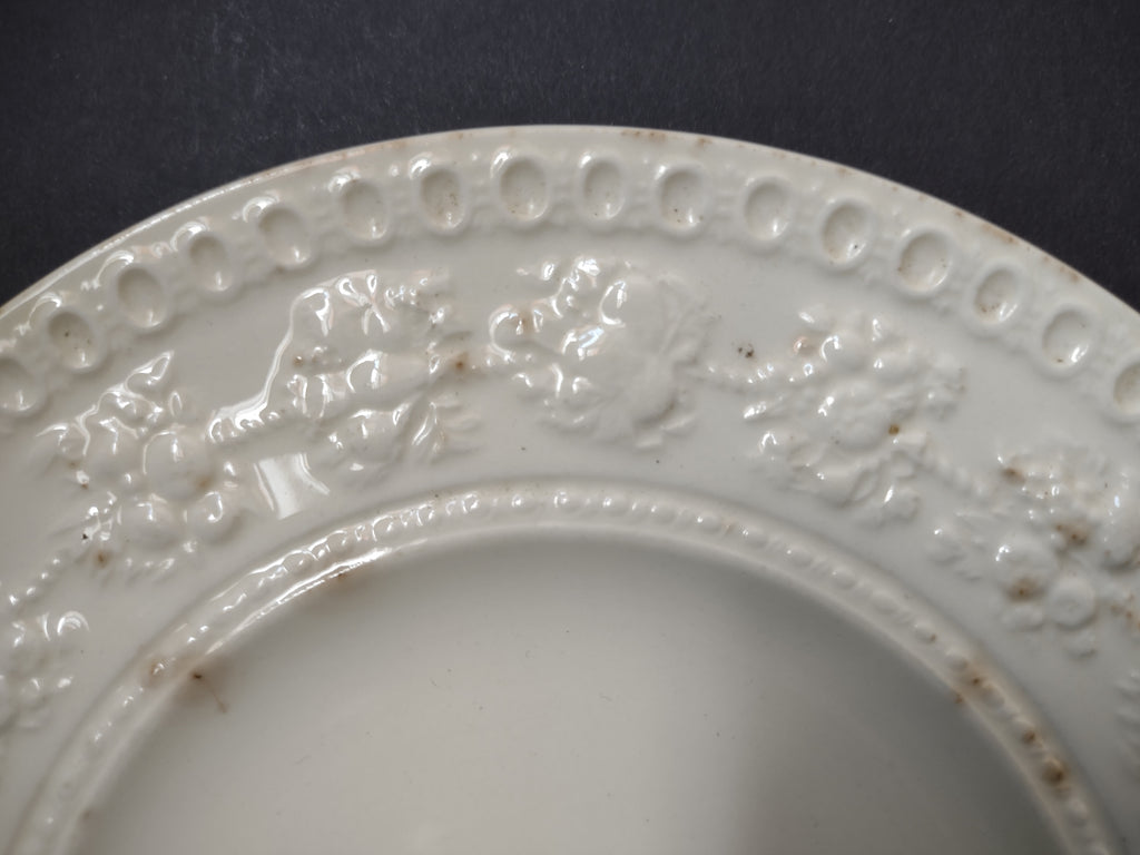 Vintage Wedgwood Wellesley Cream Embossed Plate Made in England [6311]
