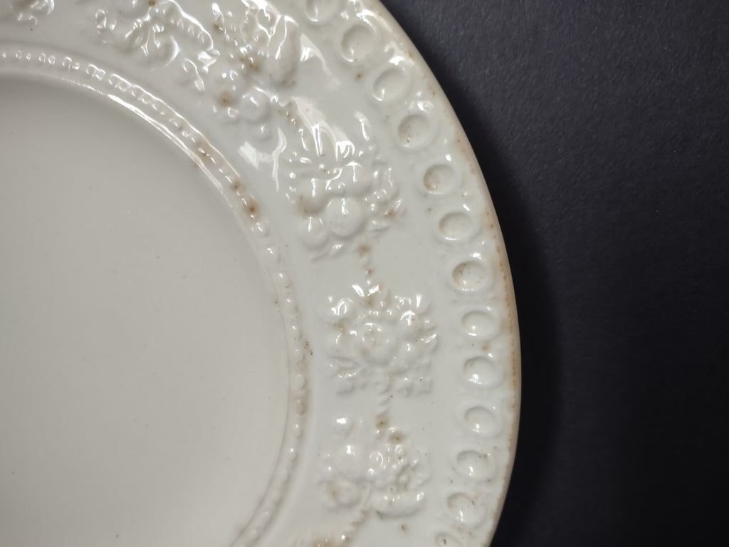 Vintage Wedgwood Wellesley Cream Embossed Plate Made in England [6311]