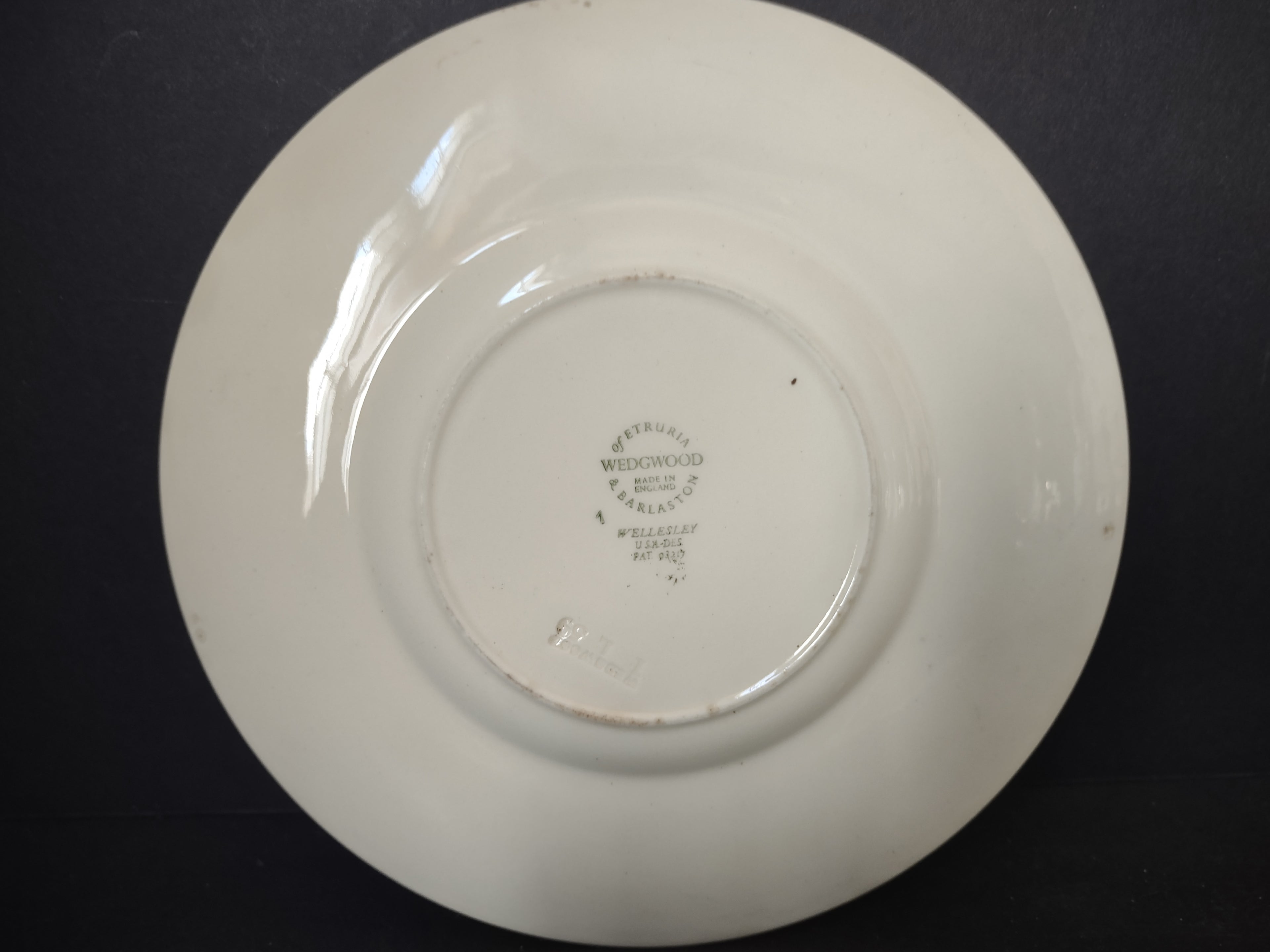 Vintage Wedgwood Wellesley Cream Embossed Plate Made in England [6311]