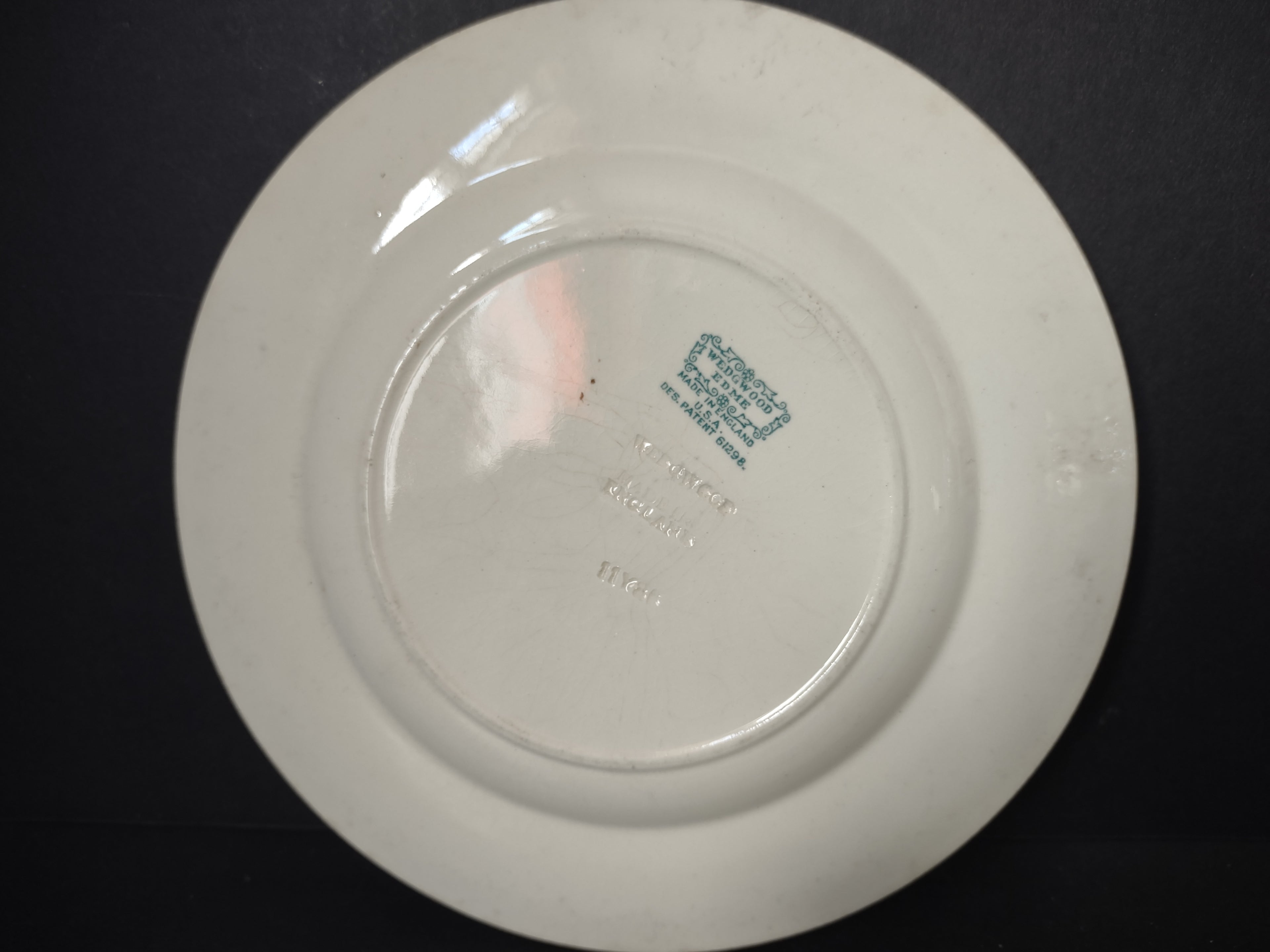Vintage Wedgwood Edme Cream Ribbed Plate Made in England [6312]