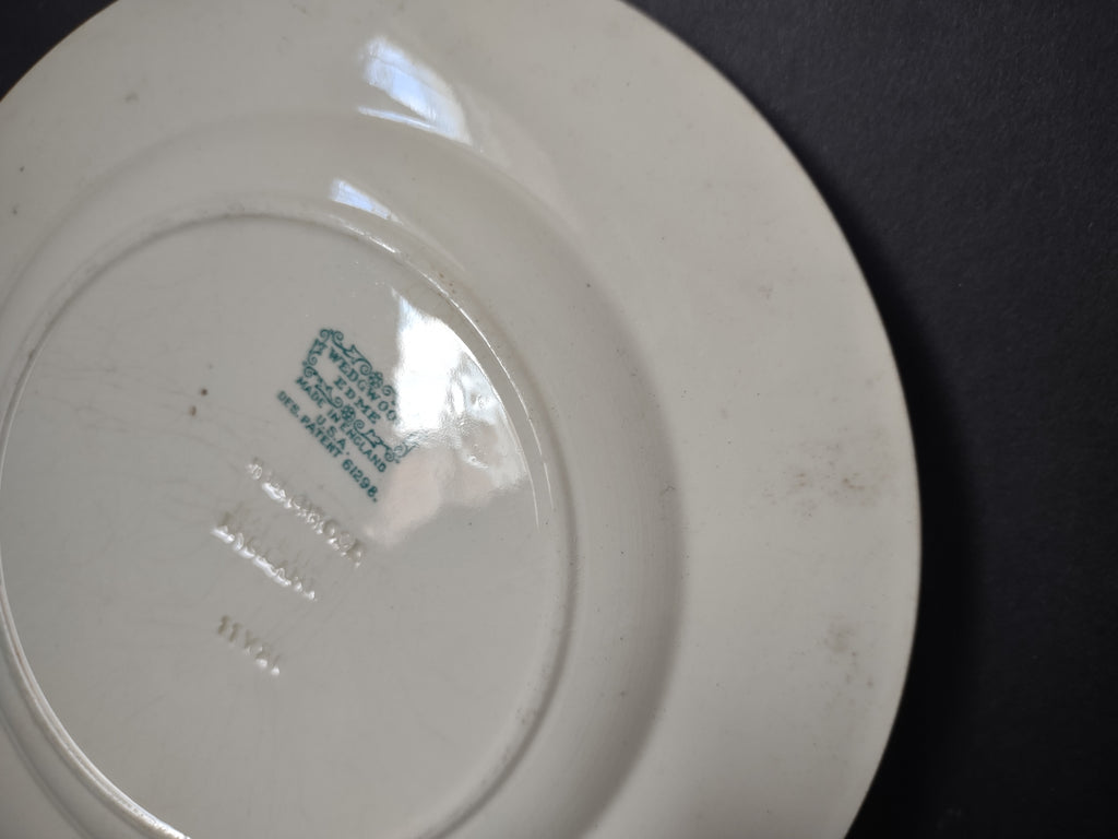 Vintage Wedgwood Edme Cream Ribbed Plate Made in England [6312]