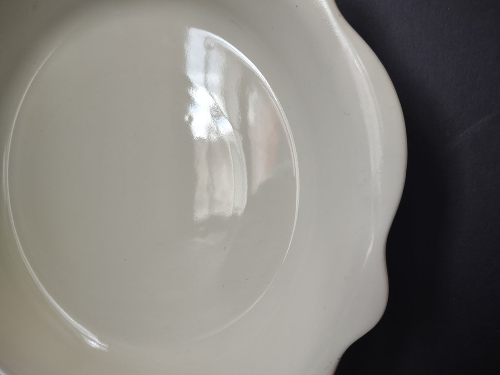 Vintage Cream Scalloped Baking Hospitality Collection 10.5 Inch [6355]