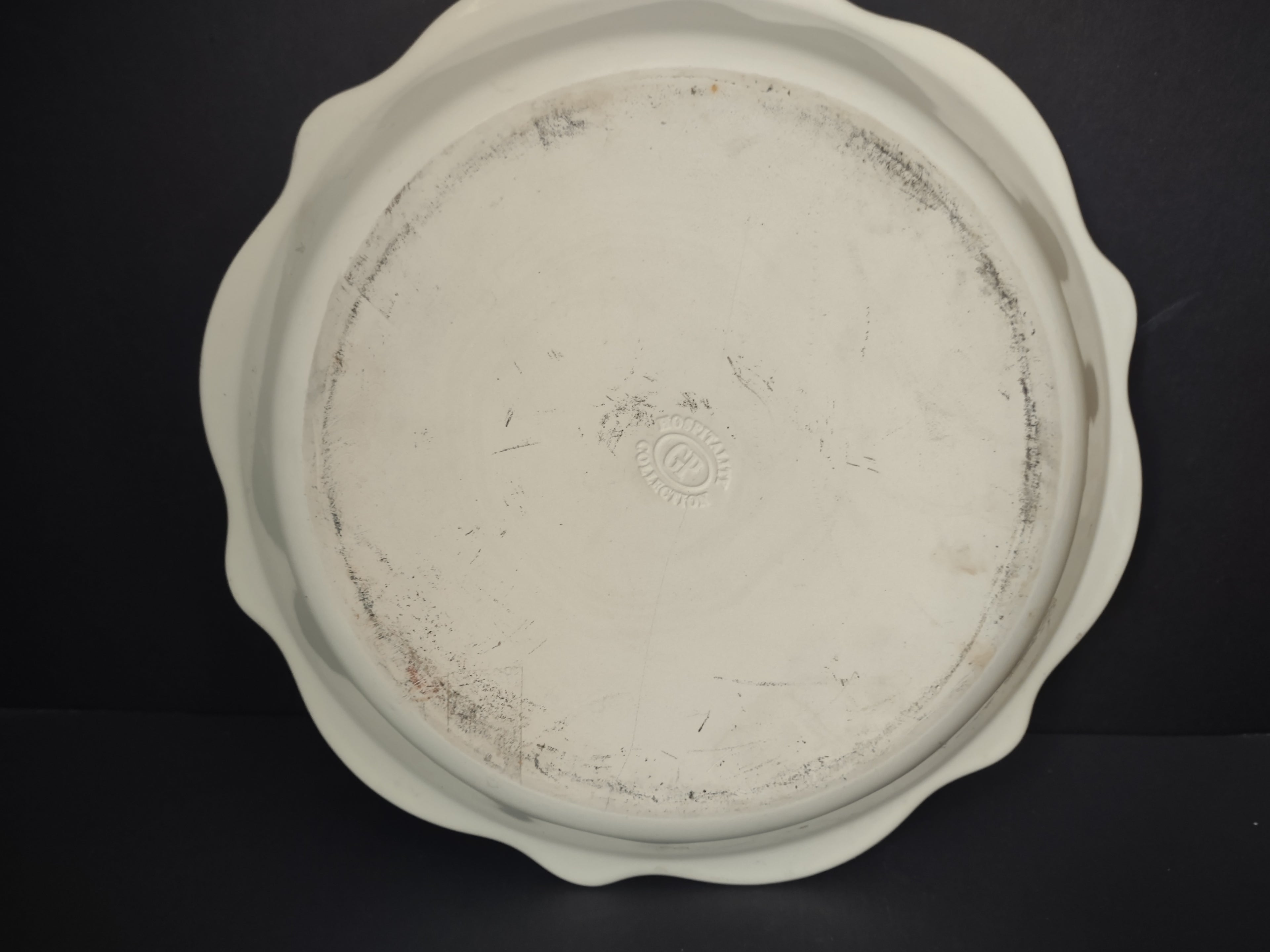 Vintage Cream Scalloped Baking Hospitality Collection 10.5 Inch [6355]