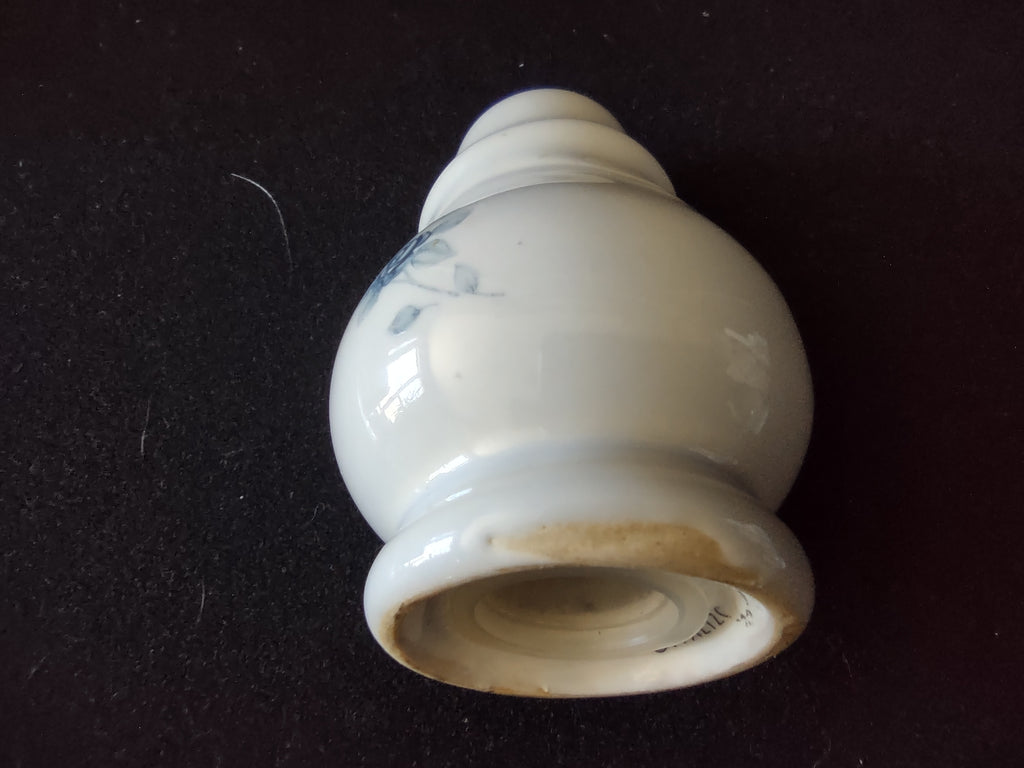 Vintage Pfaltzgraff Blue Rose Salt & Pepper Shakers White Ceramic [6316]
