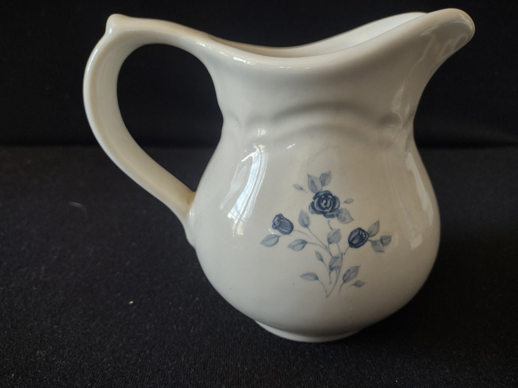Vintage Pfaltzgraff Blue Rose Creamer White Cream Ceramic [6317]