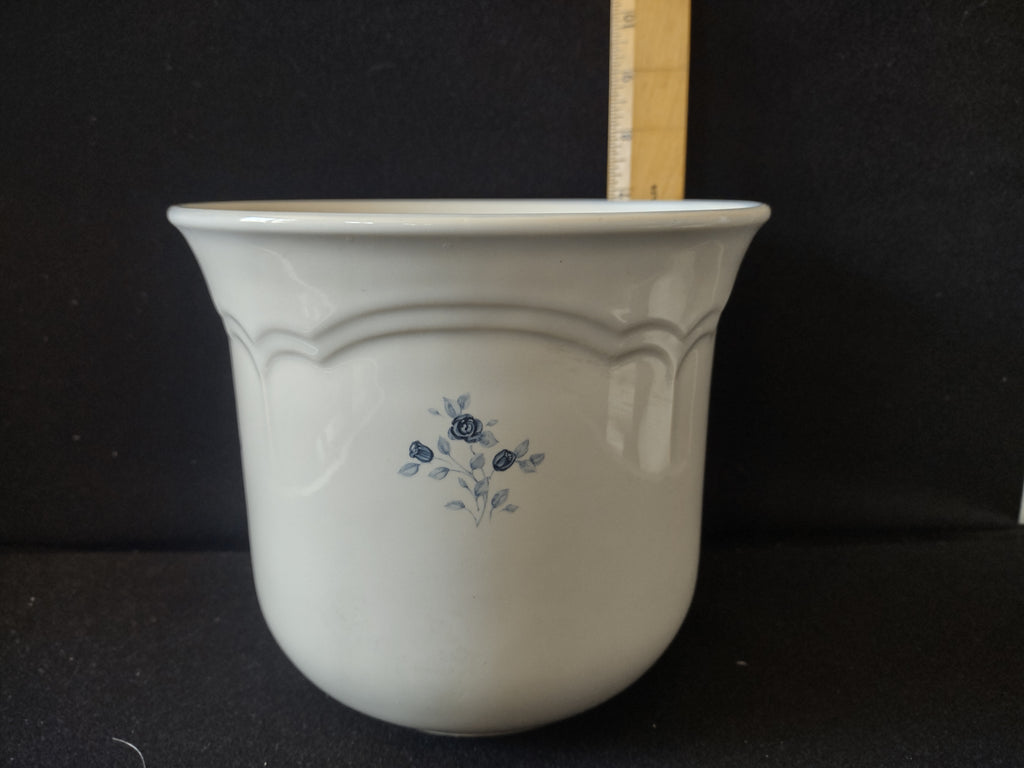 Vintage Pfaltzgraff Blue Rose 2.5 Qt Canister White Ceramic [6318]