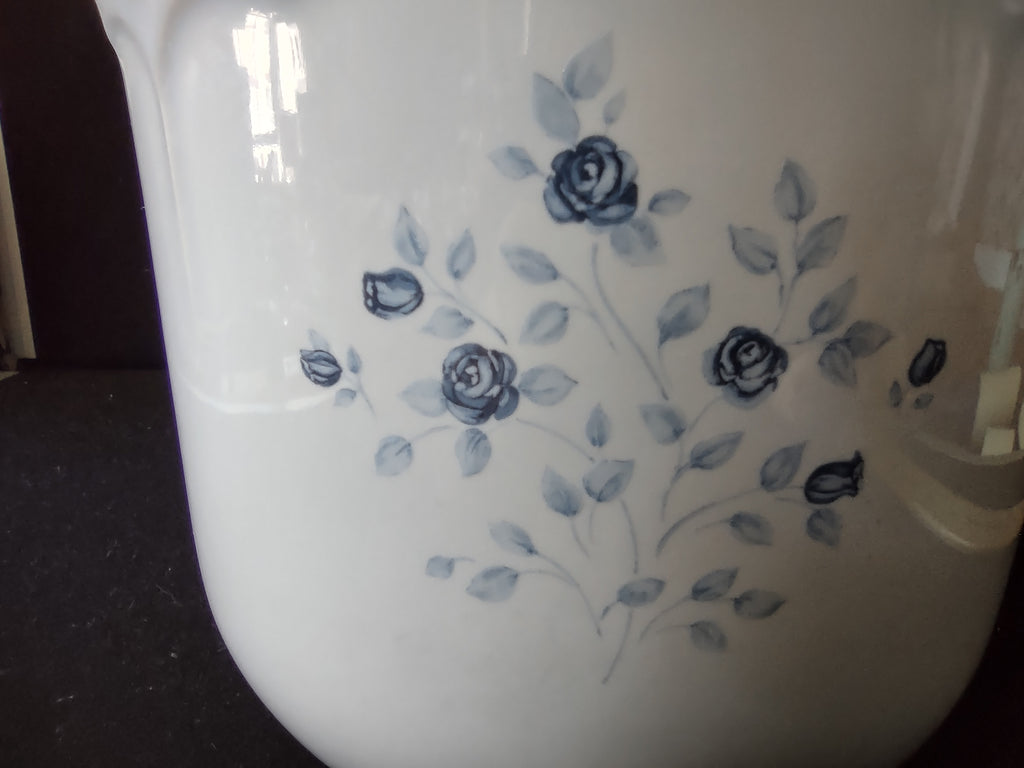 Vintage Pfaltzgraff Blue Rose 2.5 Qt Canister White Ceramic [6318]